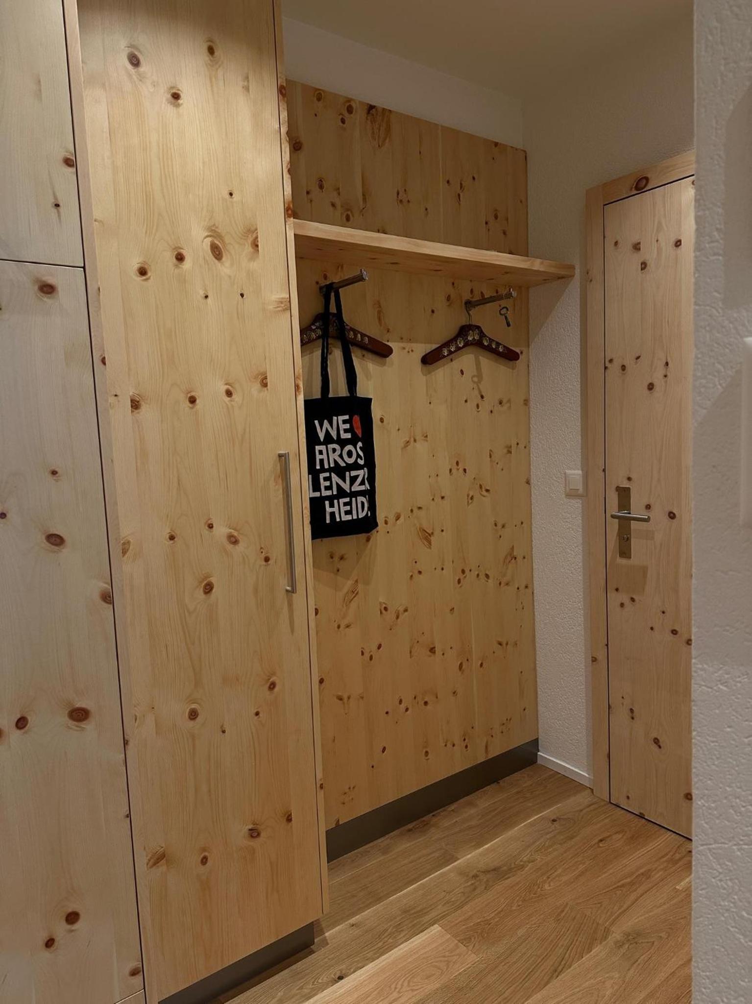 Apartment with Shower - Photo 7