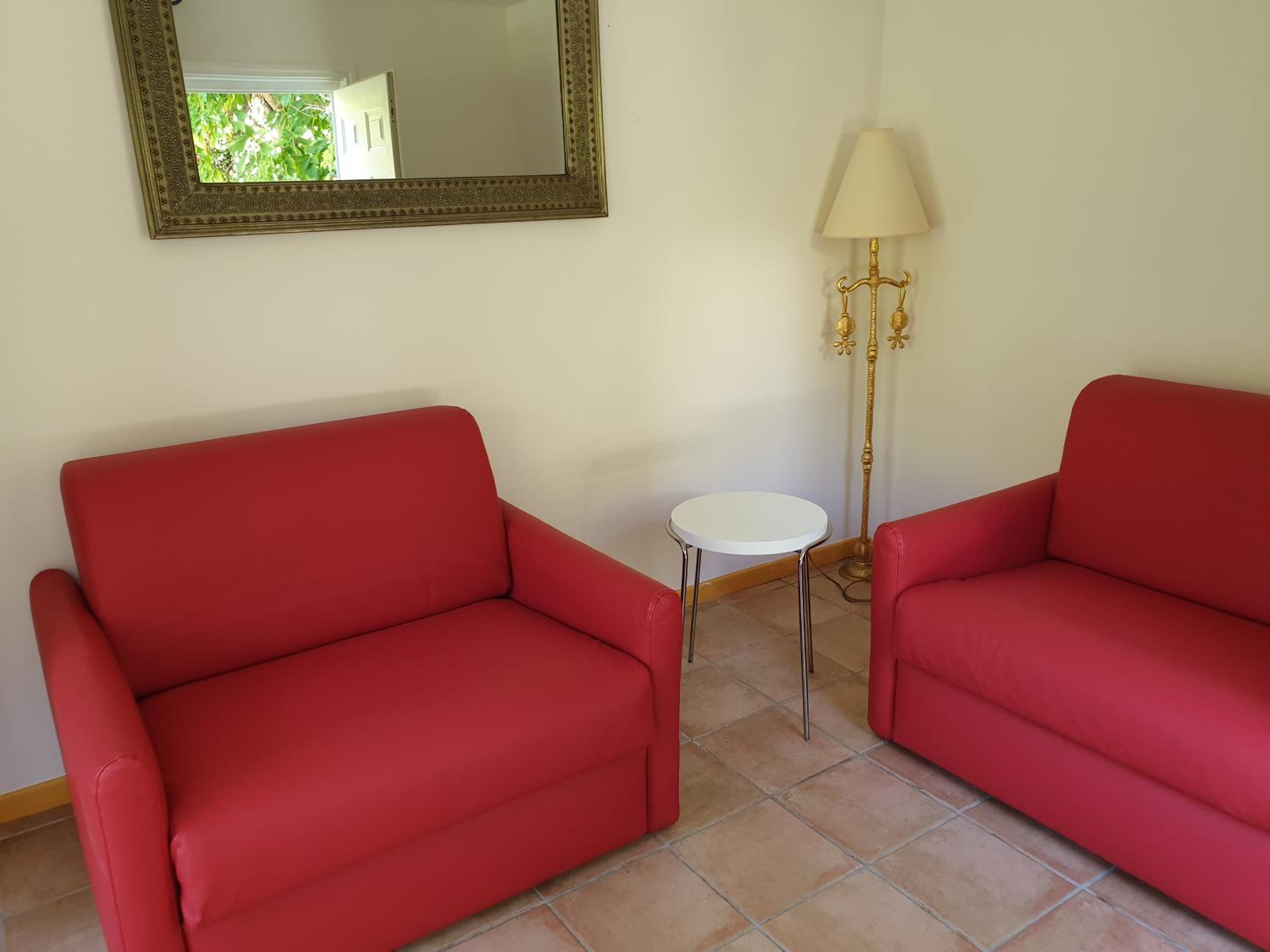 Garden Level Suite - Photo 1