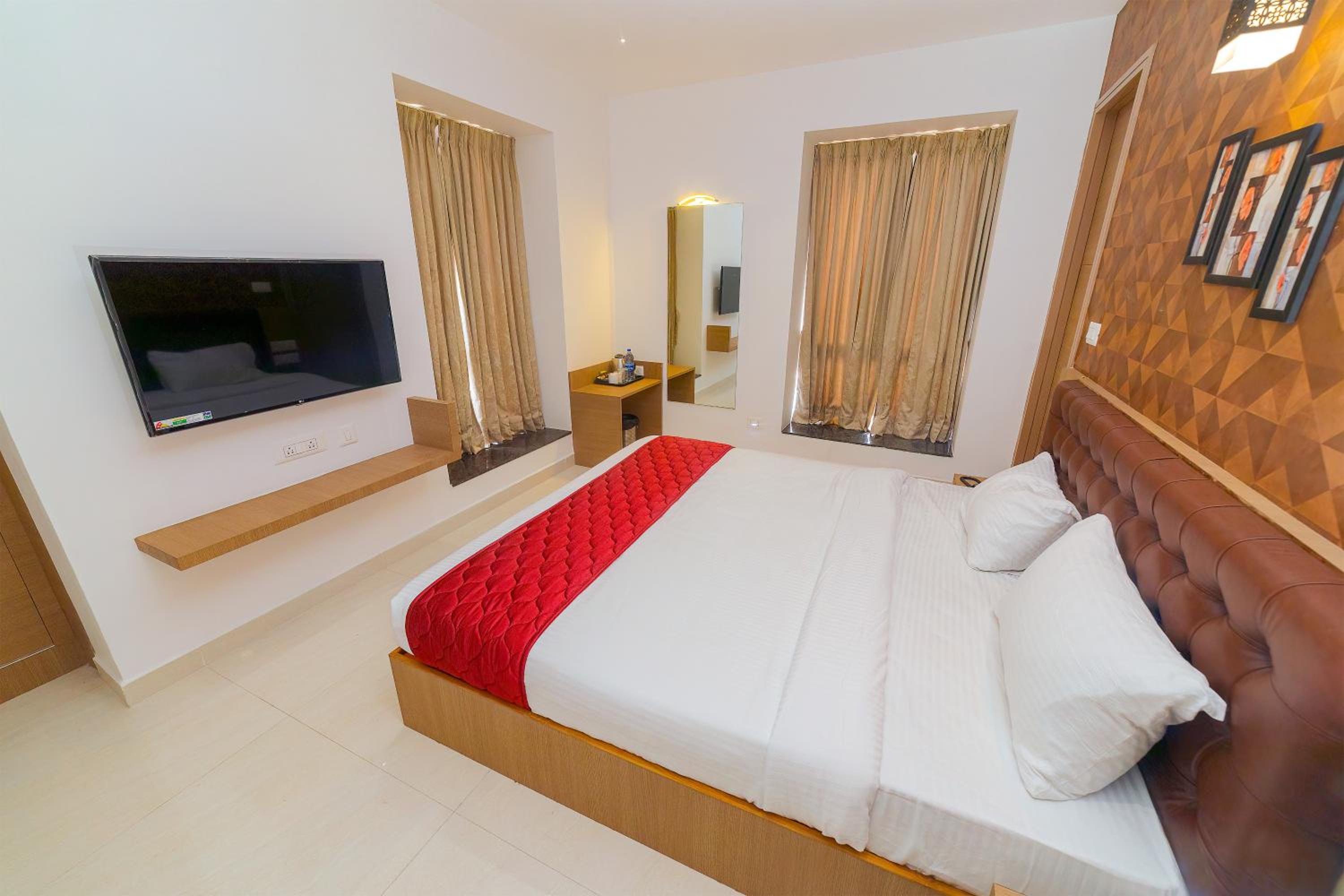 Deluxe Room - Photo 1