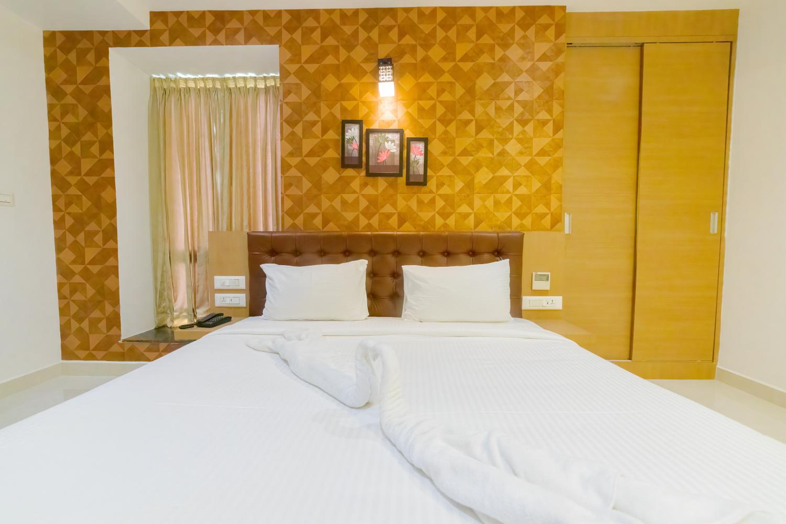 Superior King Room - Photo 2