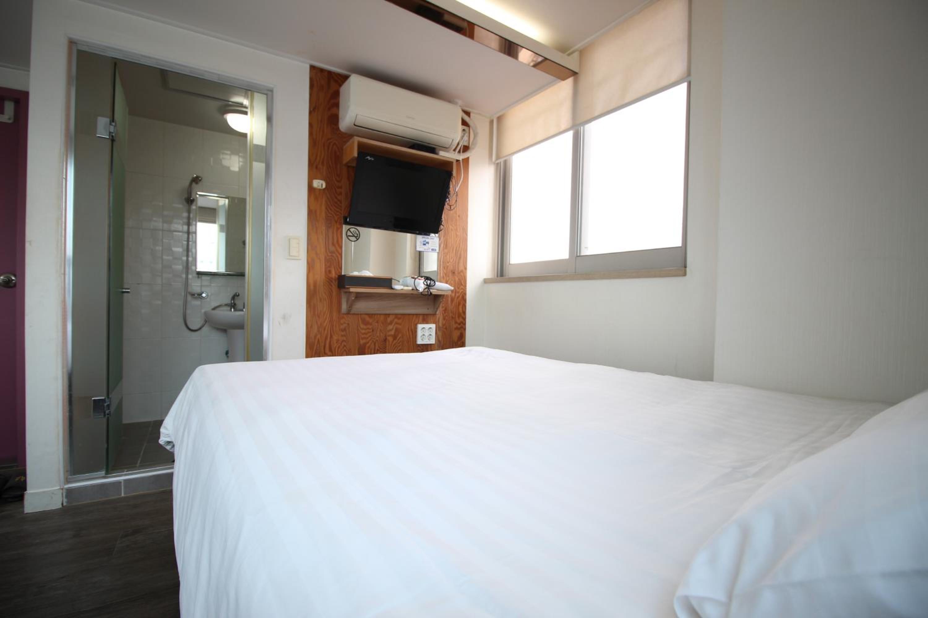Standard Quadruple Room - Photo 4