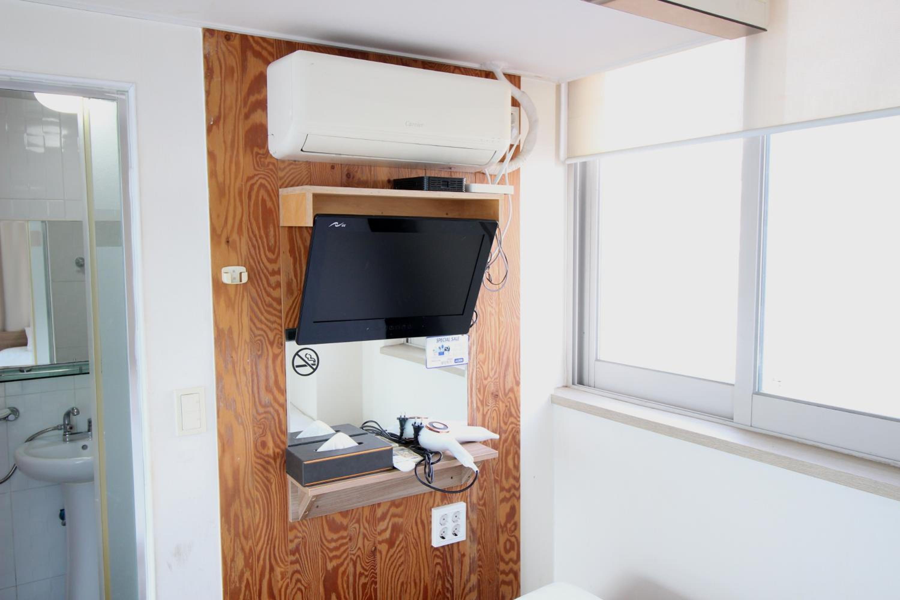 Standard Quadruple Room - Photo 10
