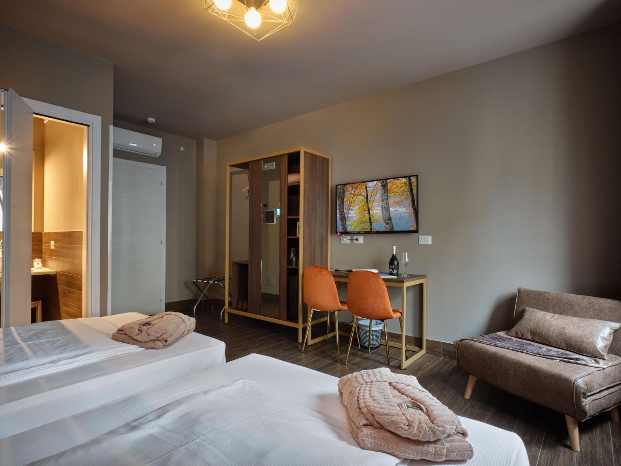 Double or Twin Room - Photo 34