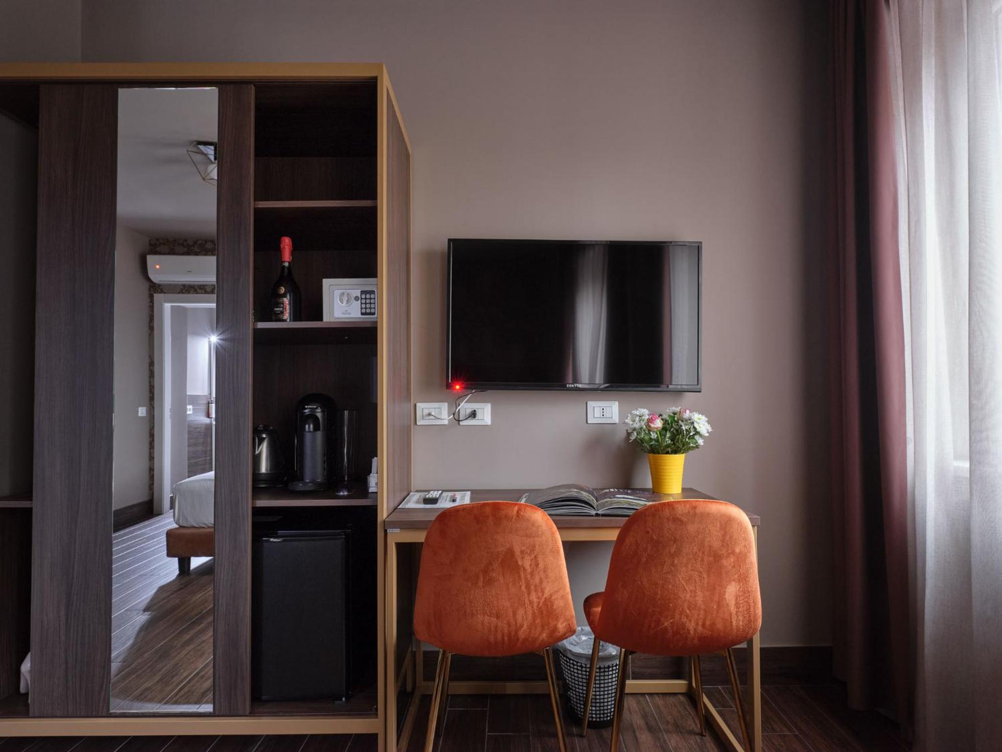 Superior King Suite - Photo 1