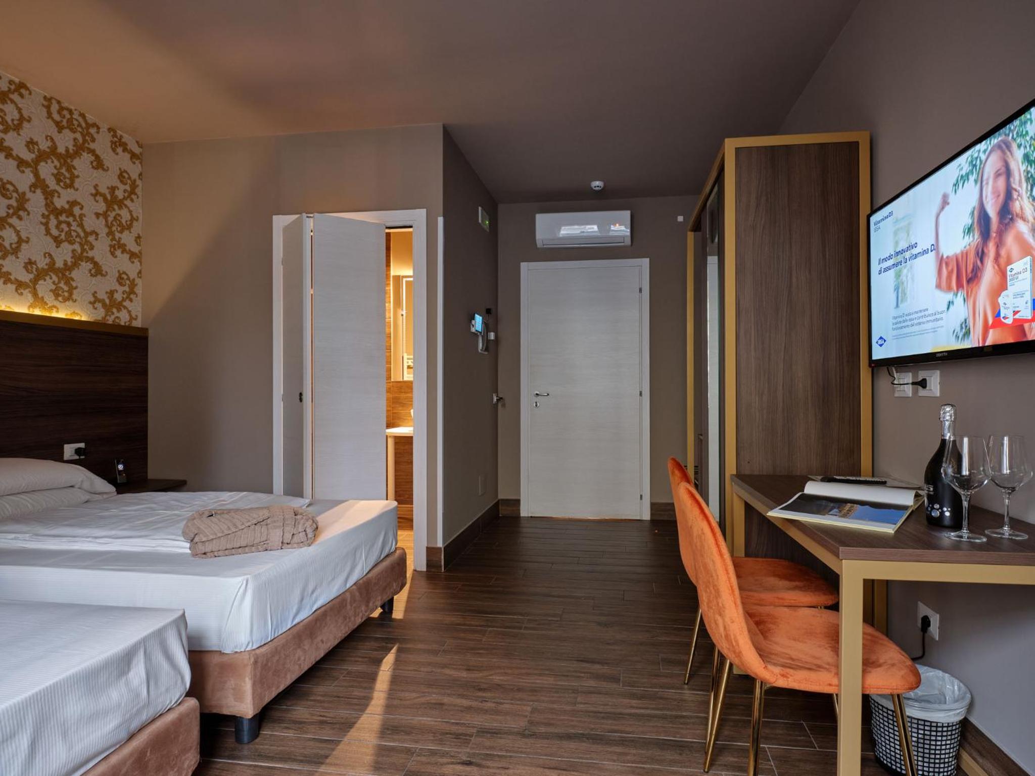 Double or Twin Room - Photo 37