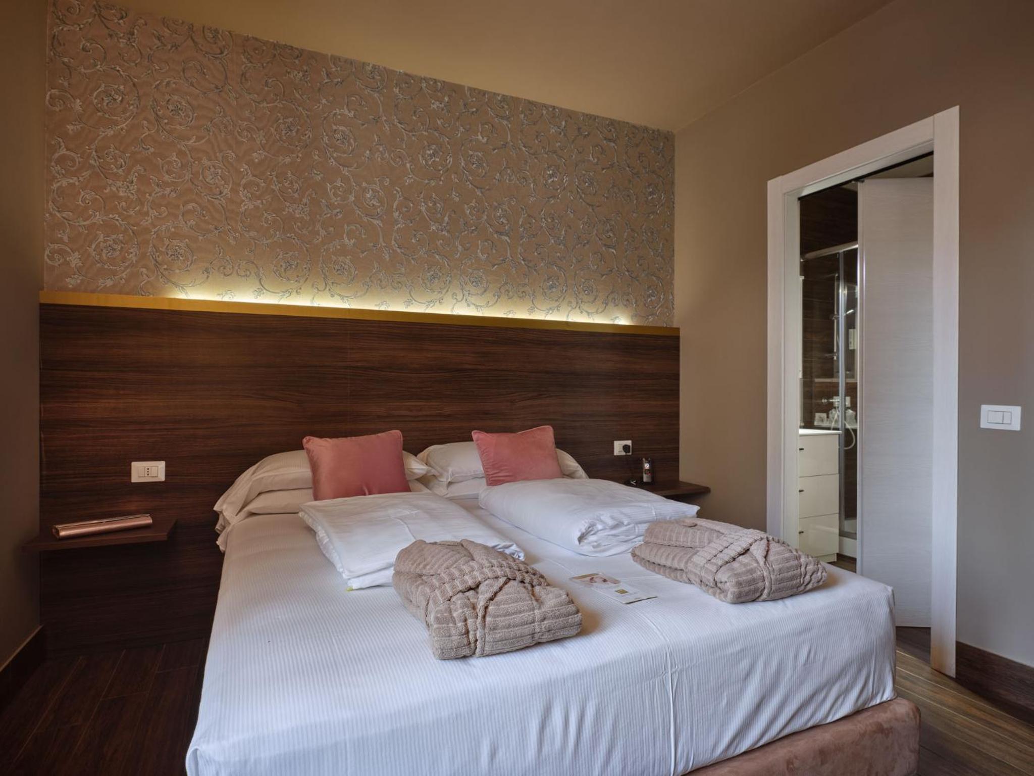 Superior Double Room - Photo 12