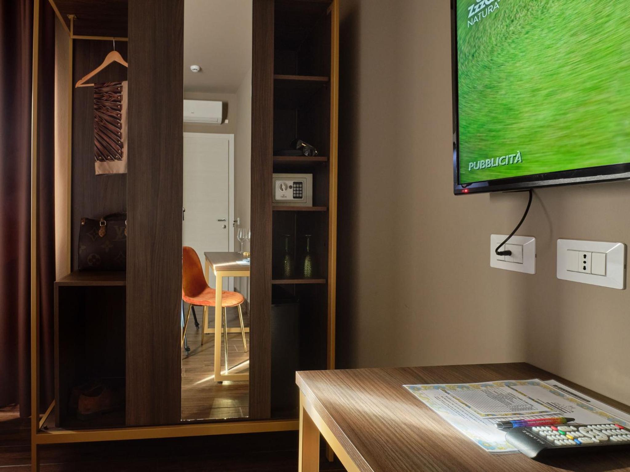 Standard Double Room - Photo 27