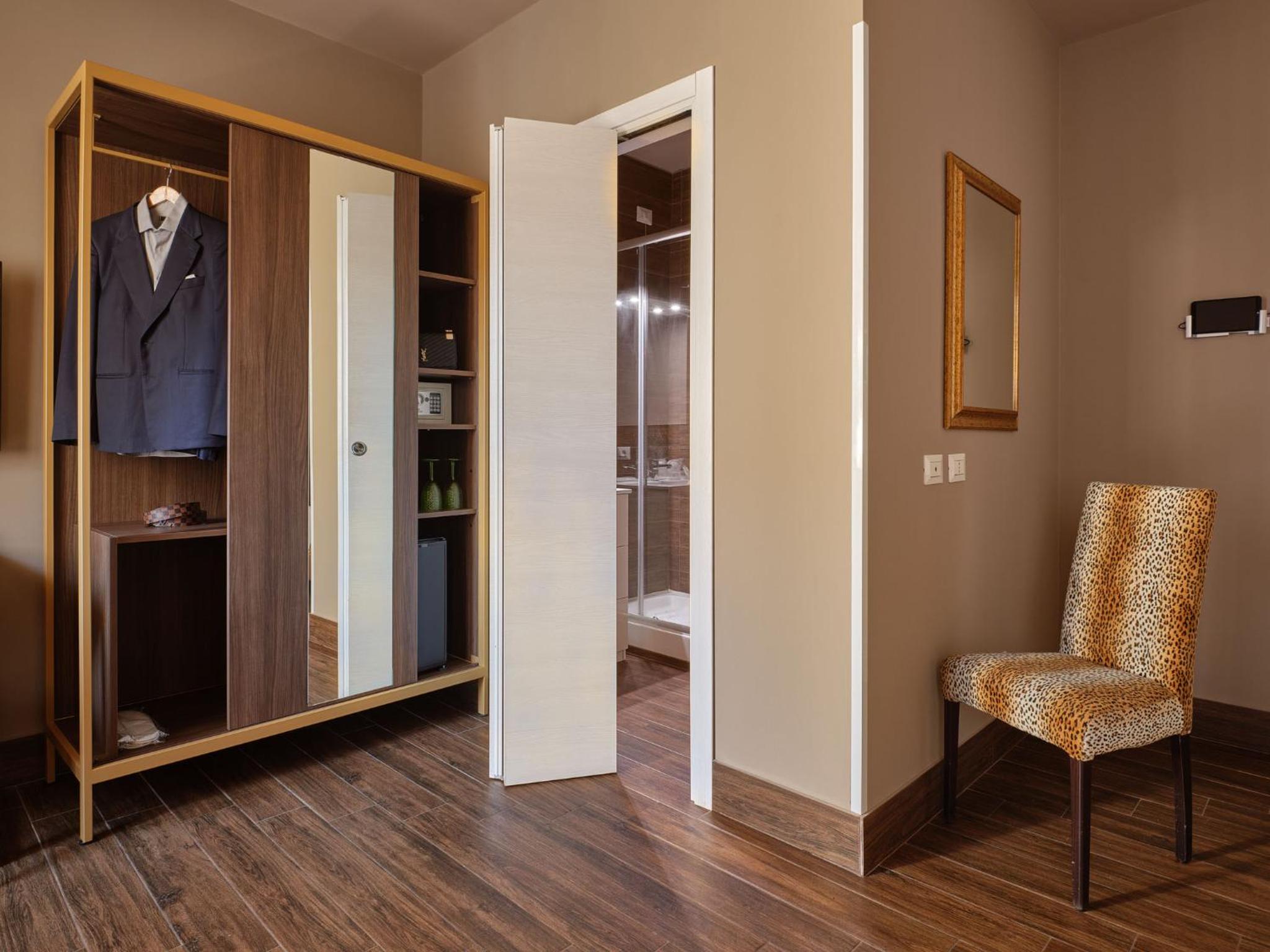 Triple Room - Photo 37