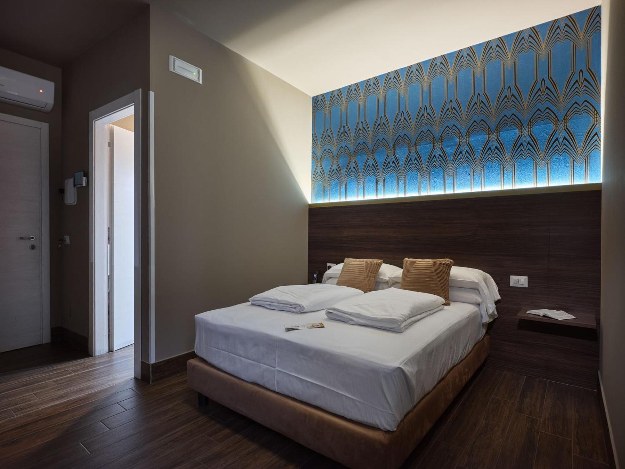 Standard Double Room - Photo 31