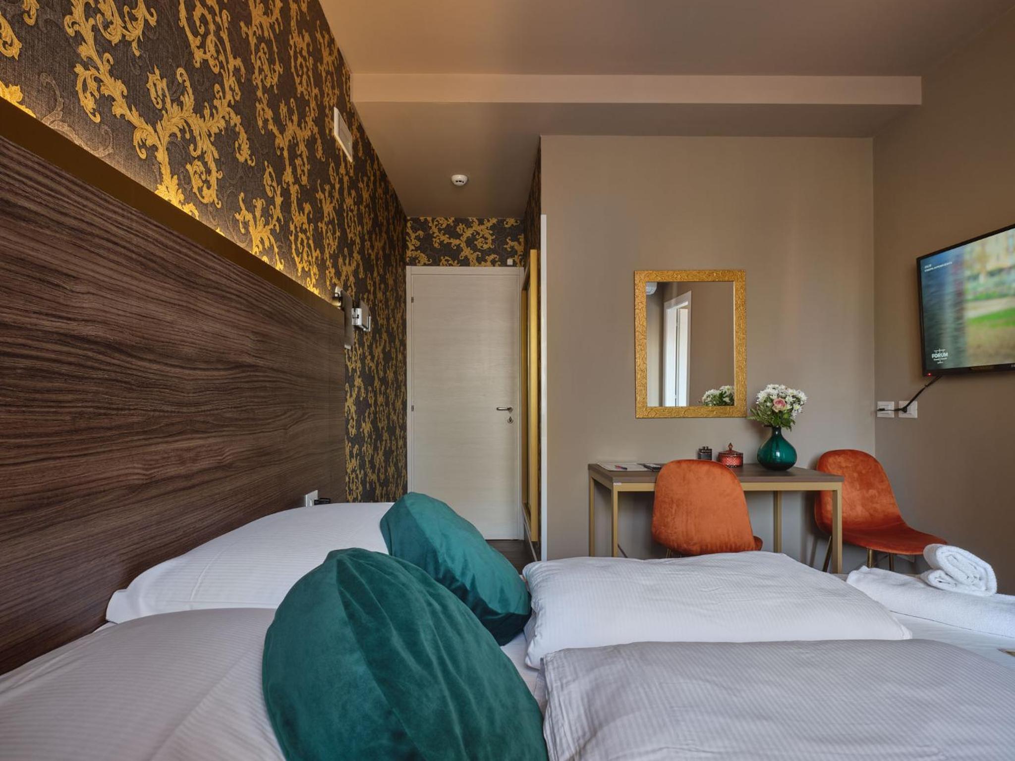 Standard Double Room - Photo 32