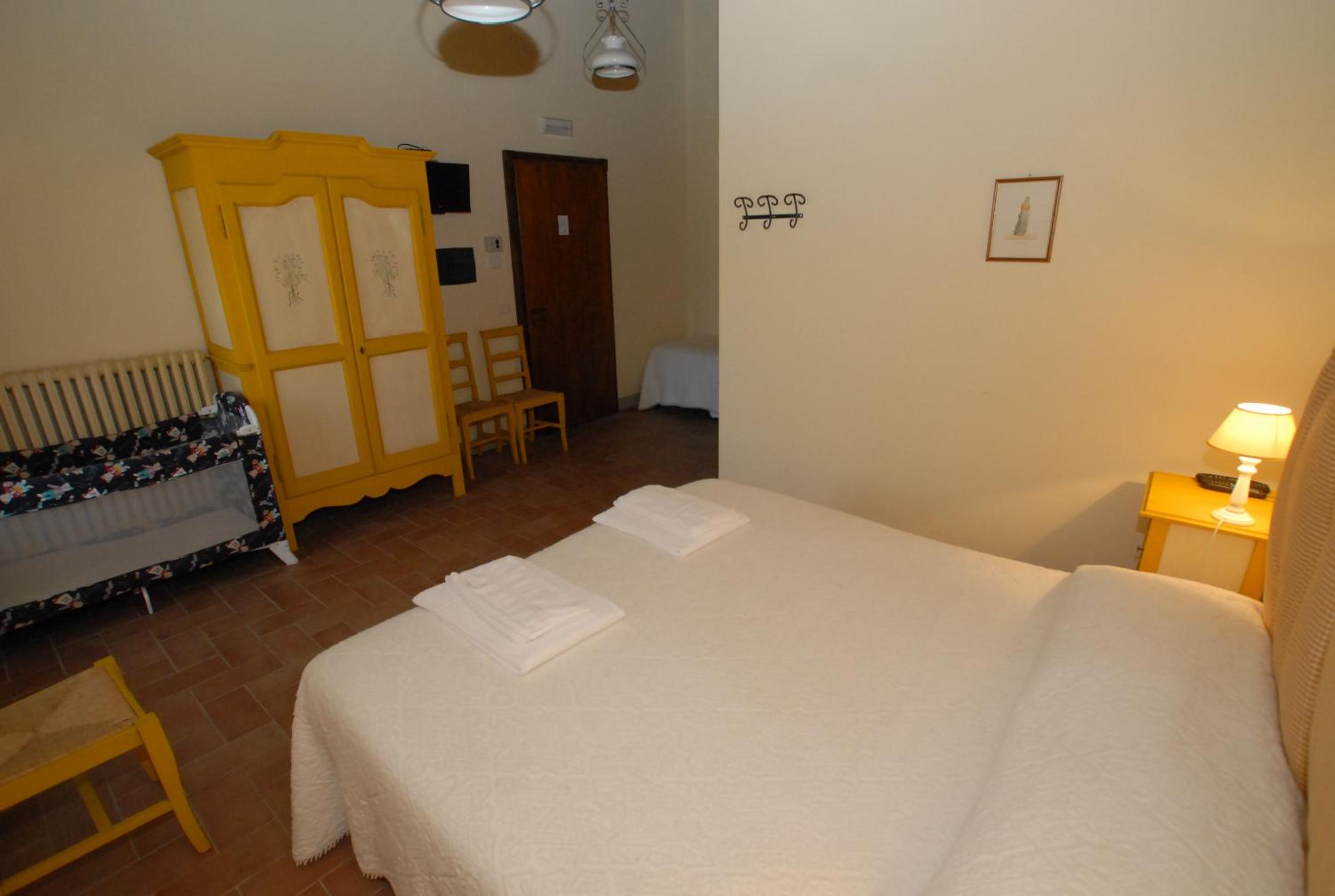 Classic Triple Room photo 3
