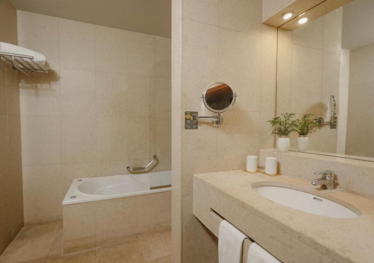 Double Room - Photo 5
