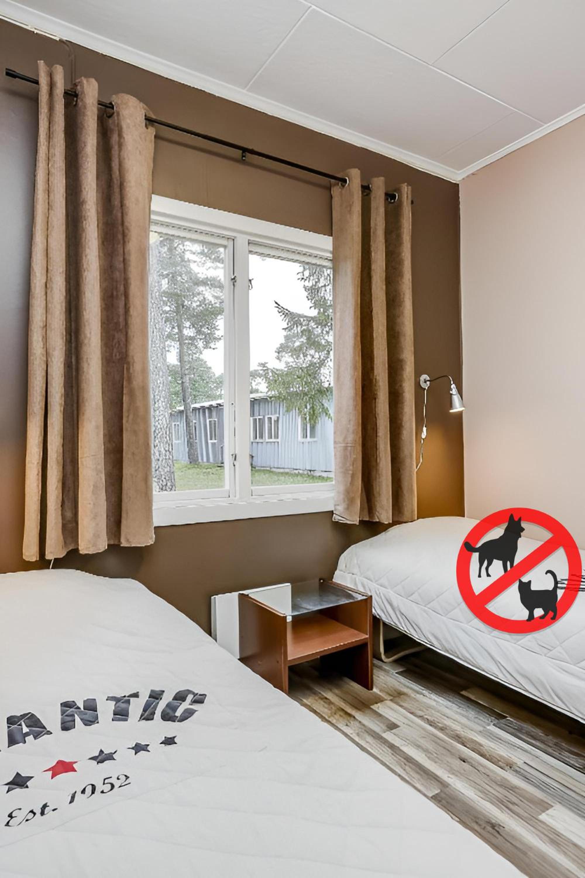 Twin Room - Photo 2