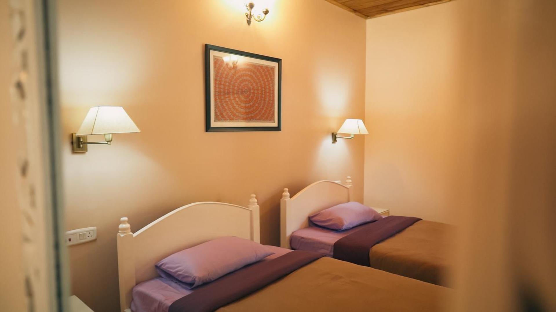 Deluxe Double or Twin Room with Pool View photo 3