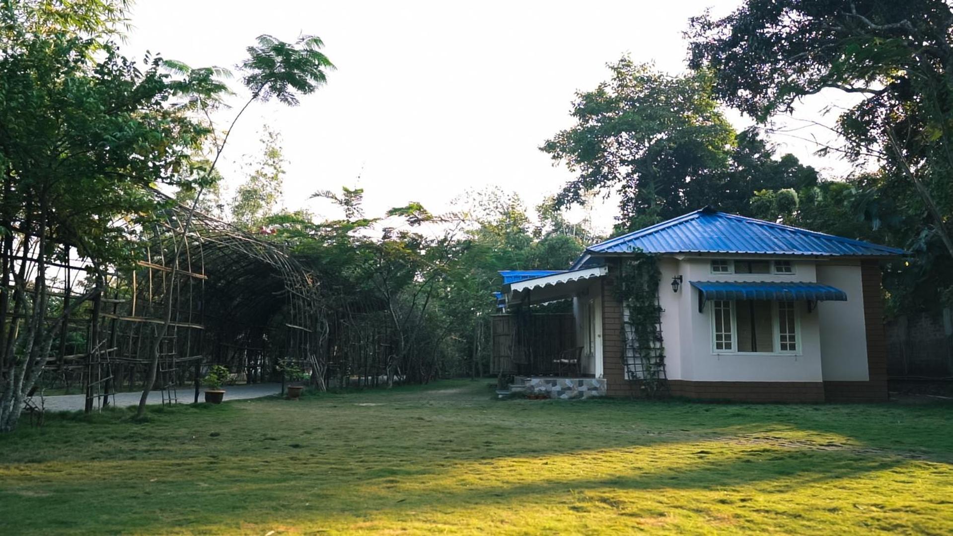 Deluxe Double or Twin Room with Pool View photo 2