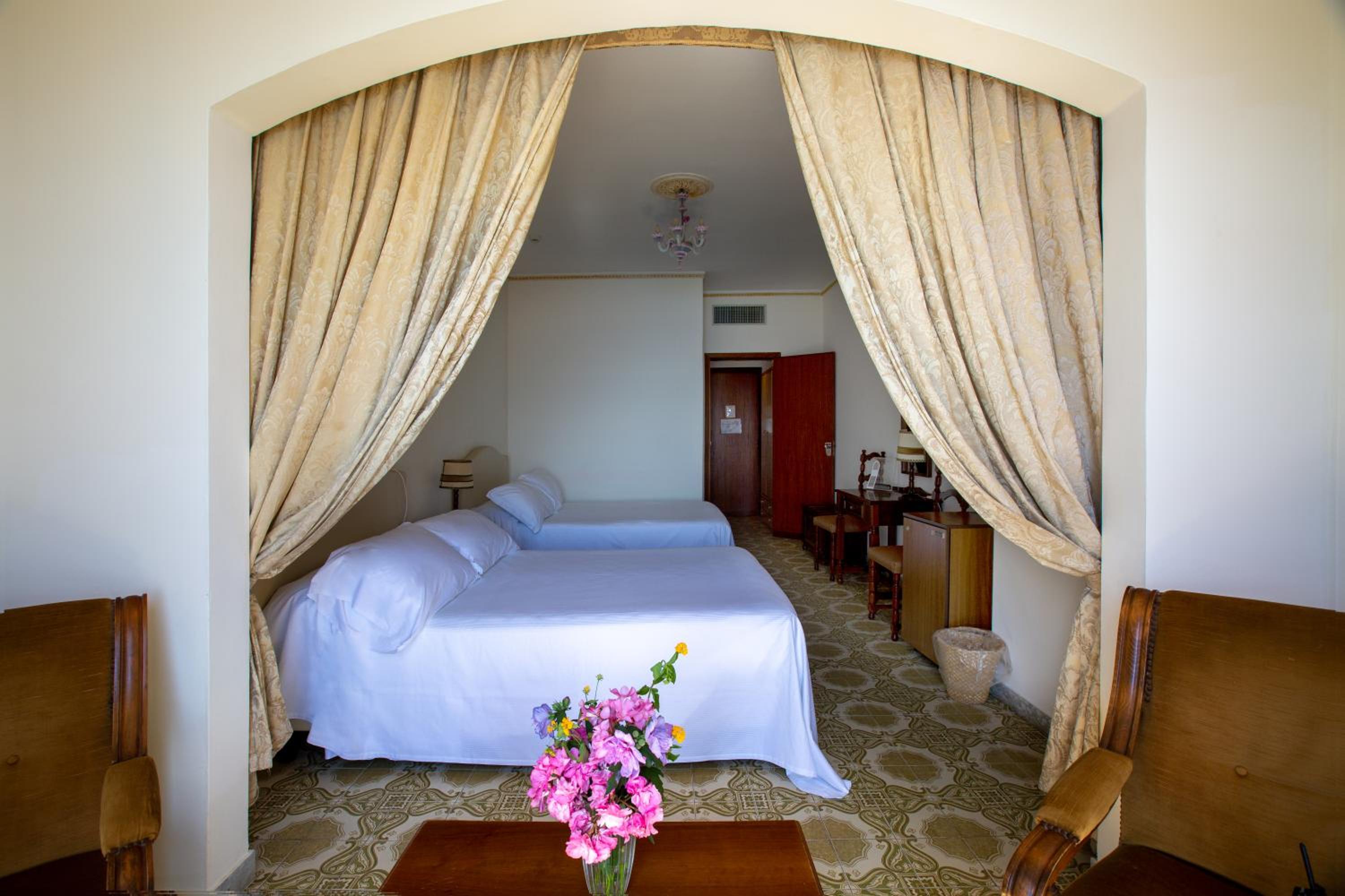 Quadruple Room with Sea View - Photo 35