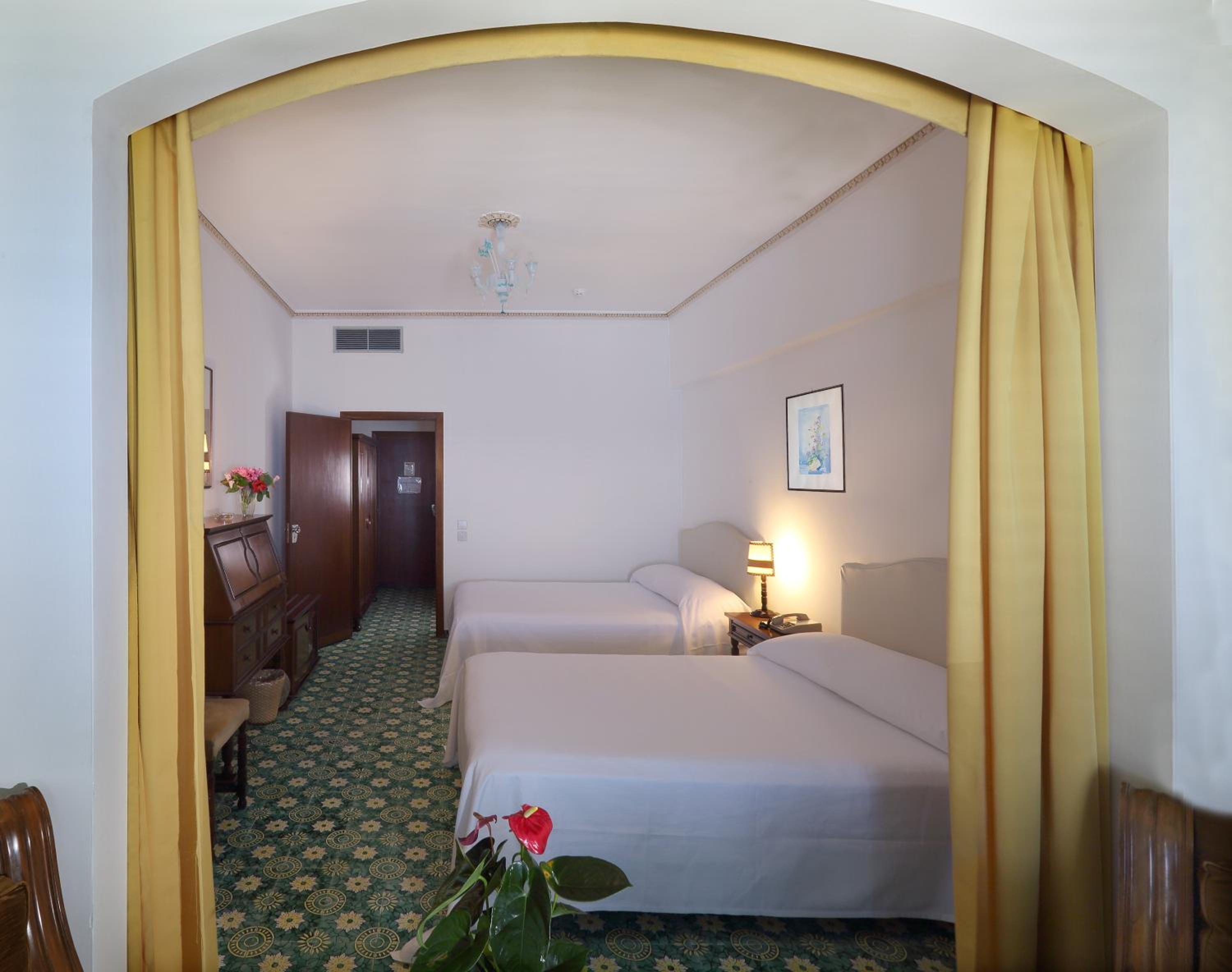 Quadruple Room with Sea View - Photo 38