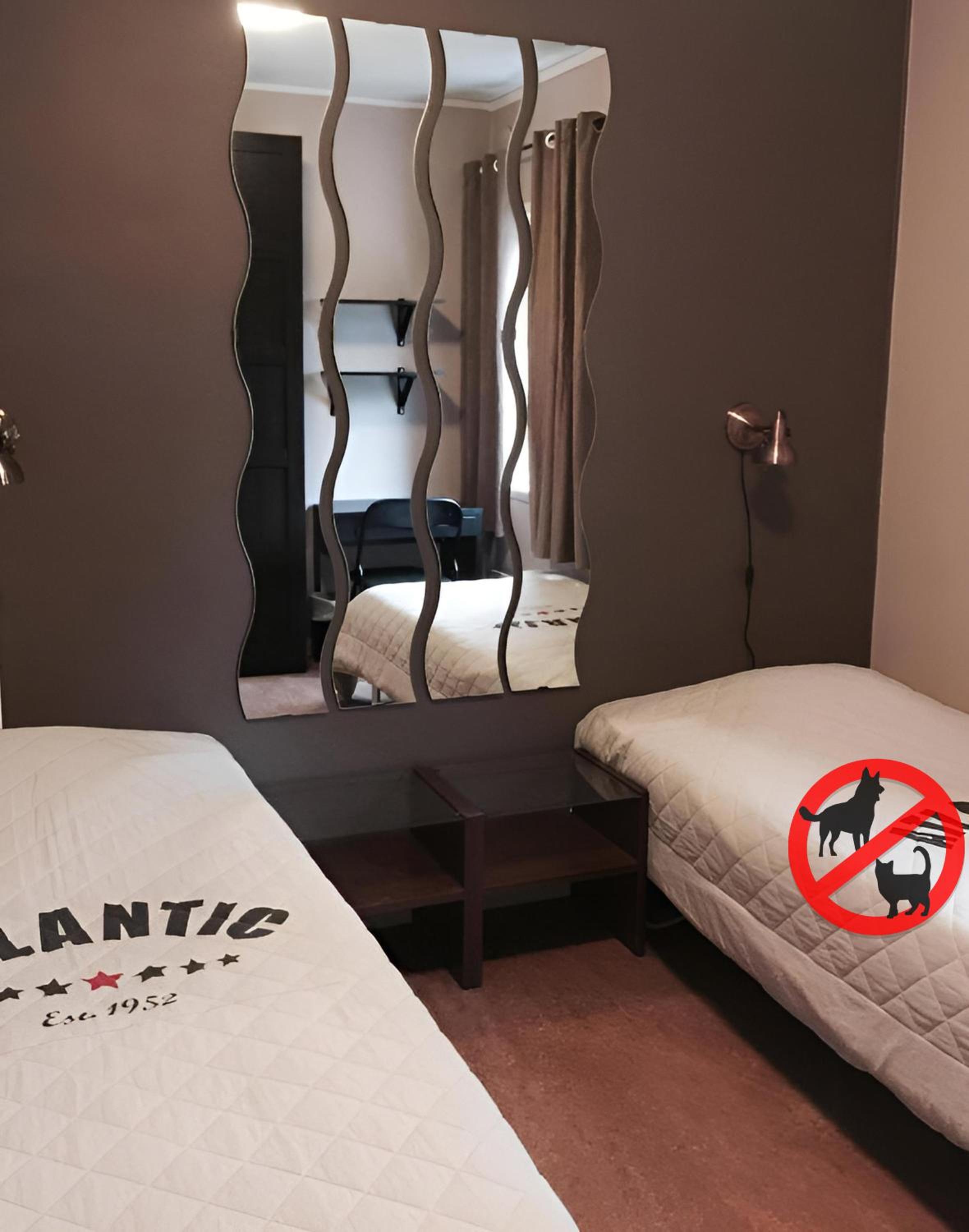 Twin Room - Photo 6