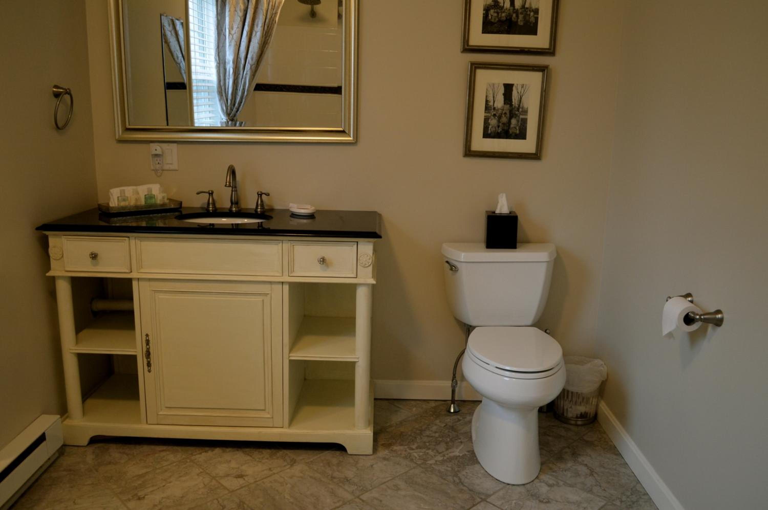 Standard Queen Room With Private bathroom photo 2