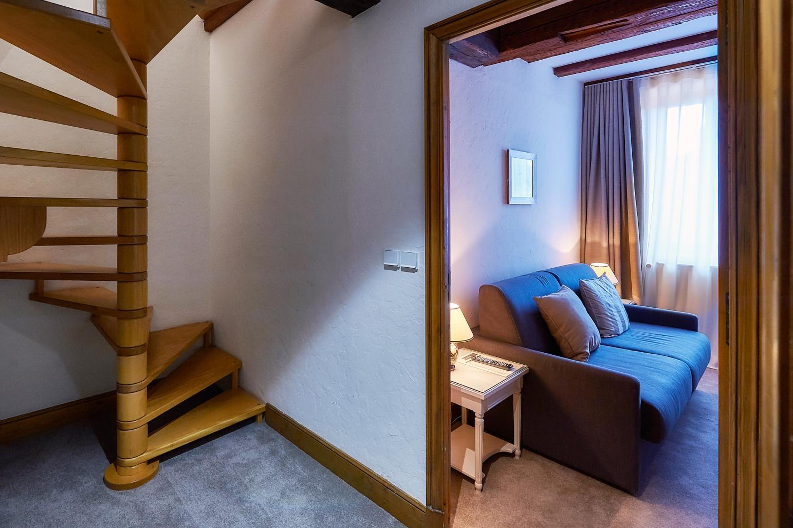 Chambre Familiale en Duplex avec Escalier