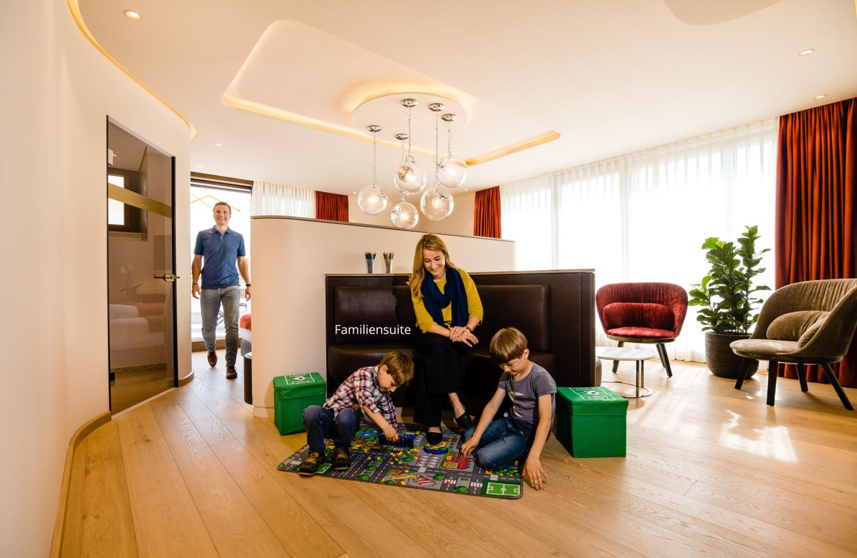 Suite - Photo 3