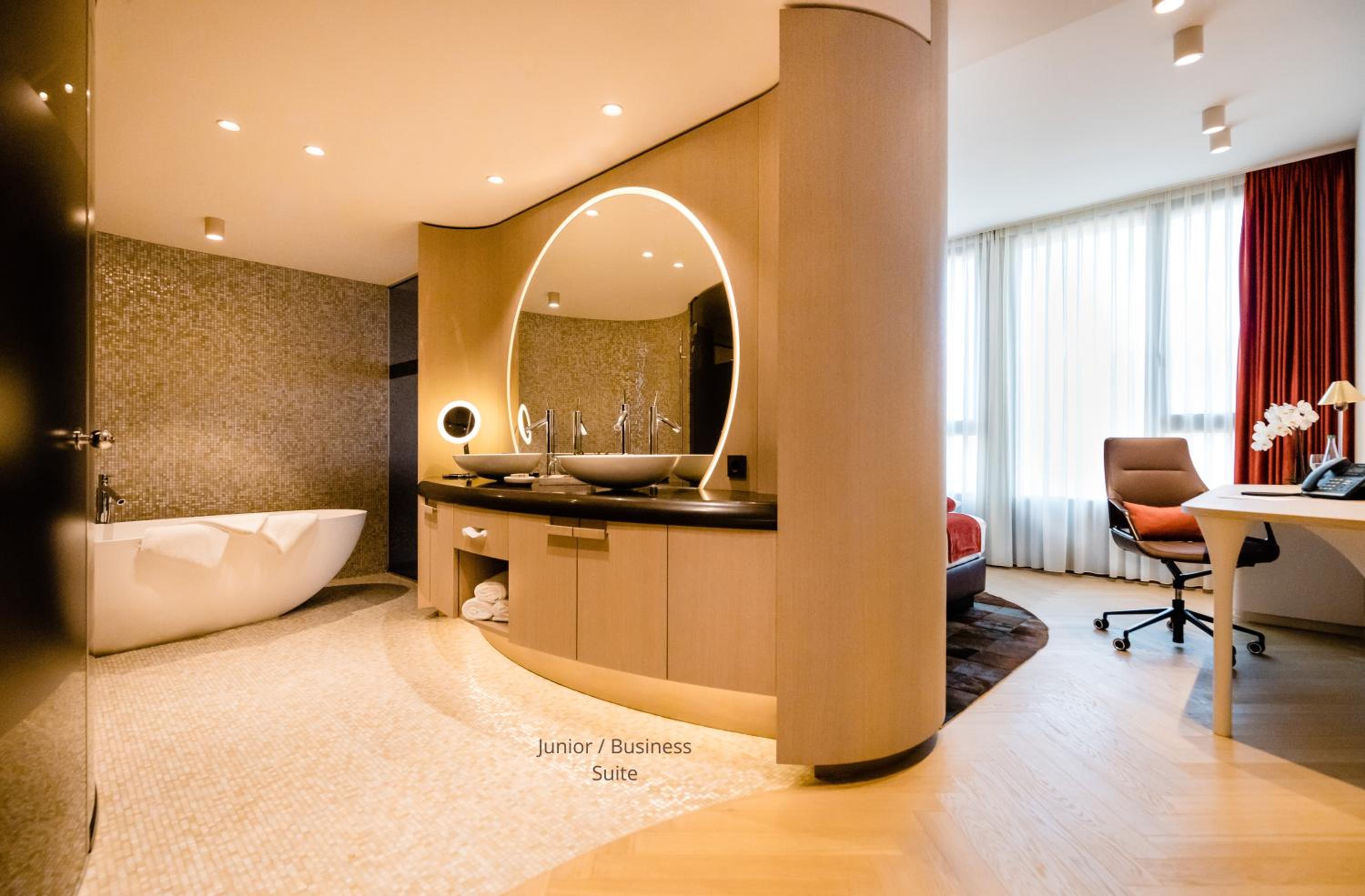 Suite - Photo 6