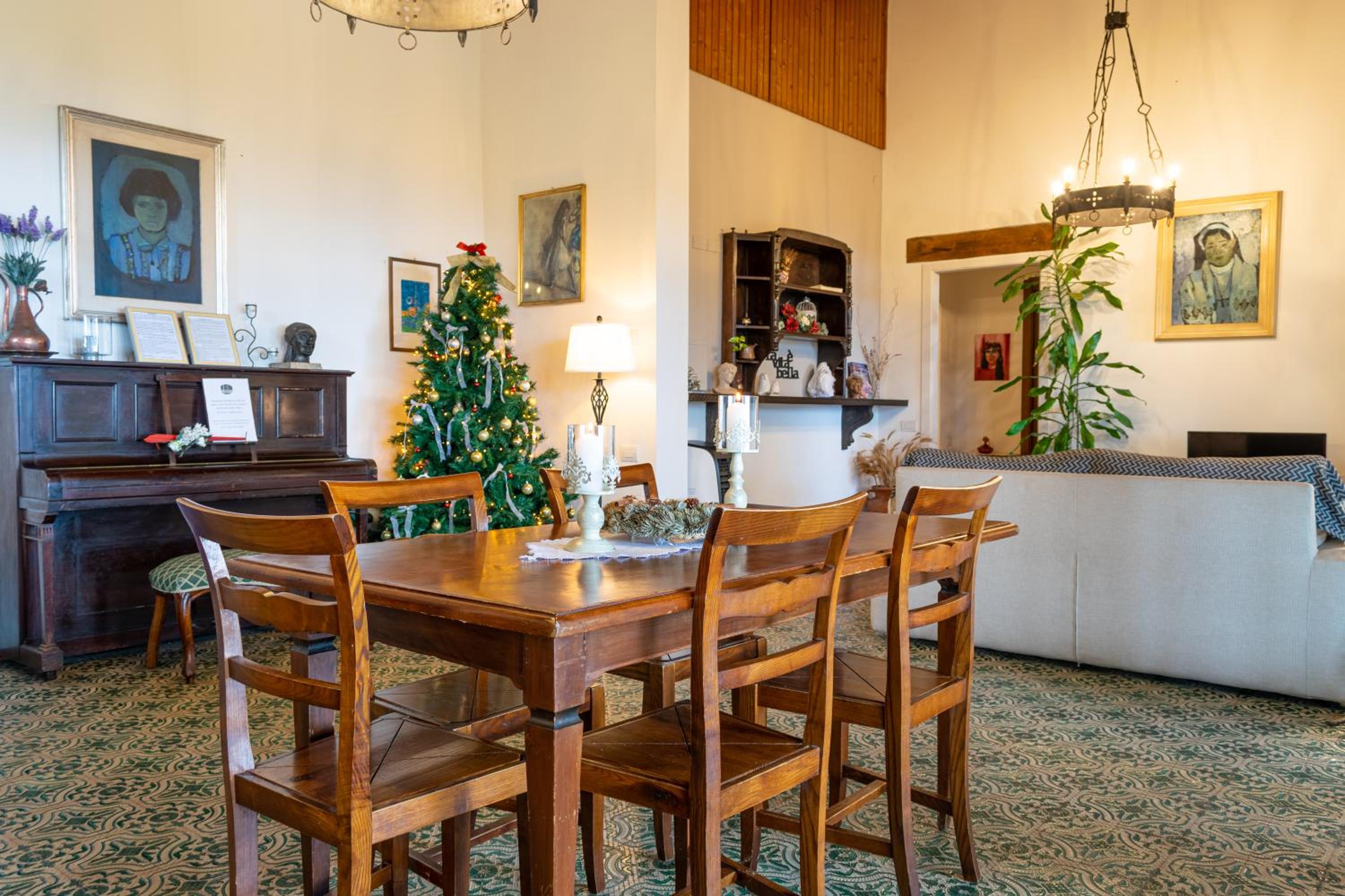 Two-Bedroom Villa - Photo 3