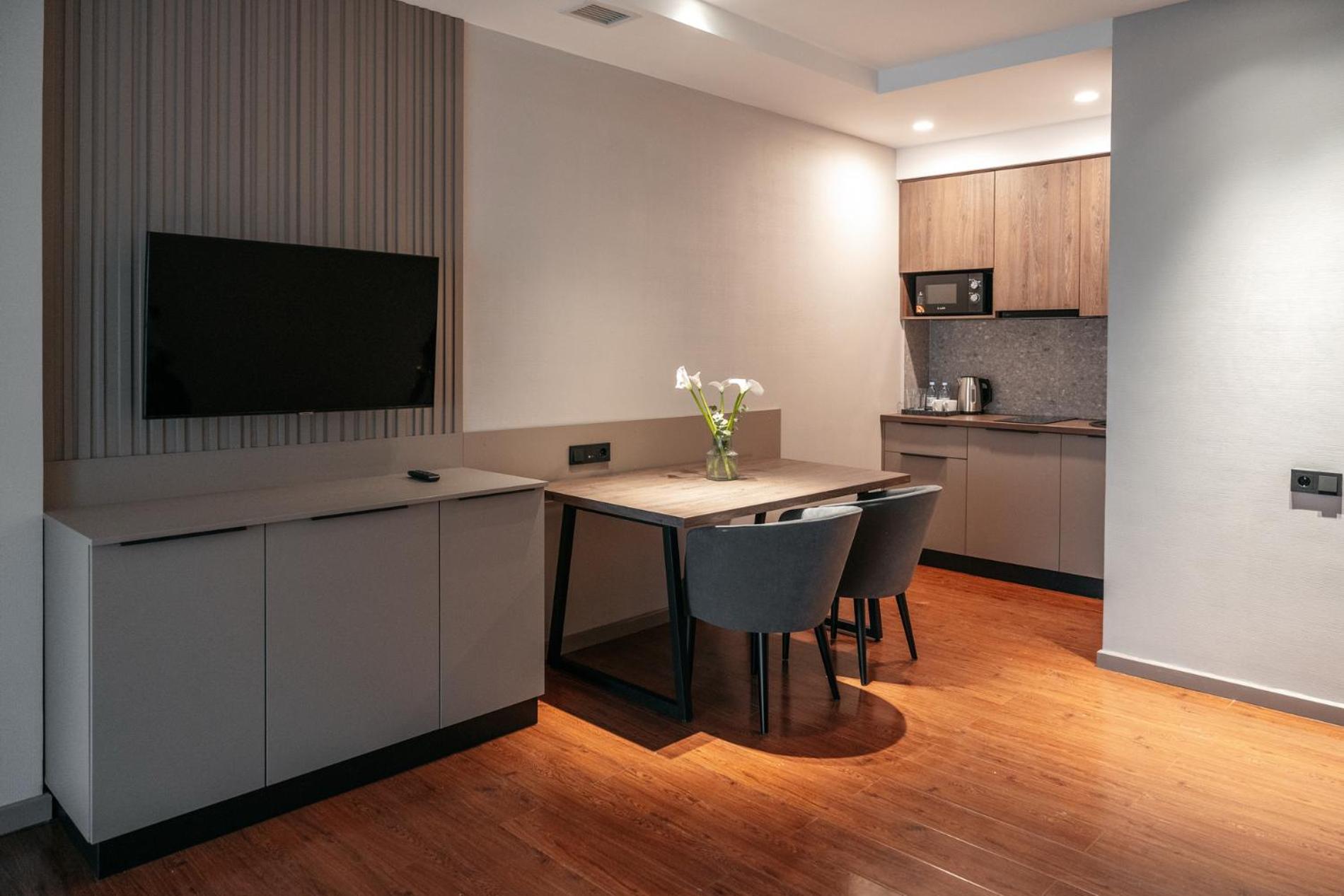 Deluxe Apartment