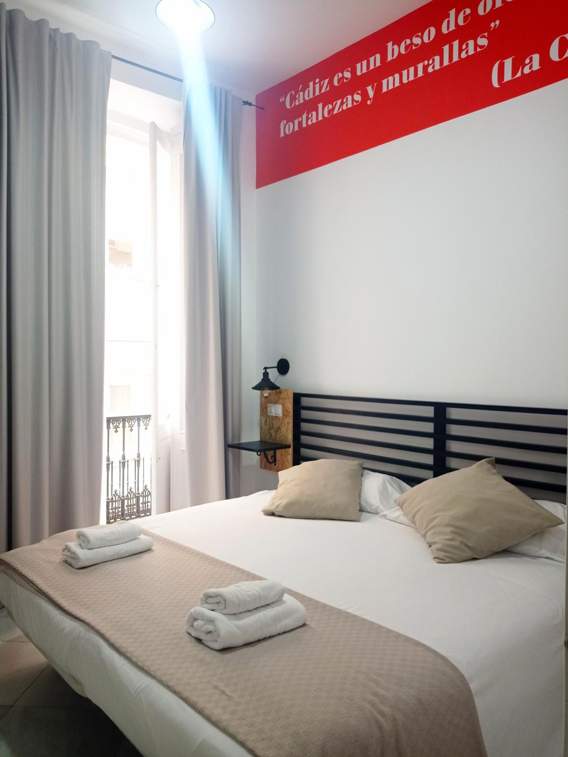 Deluxe Double or Twin Room with Balcony - Photo 3