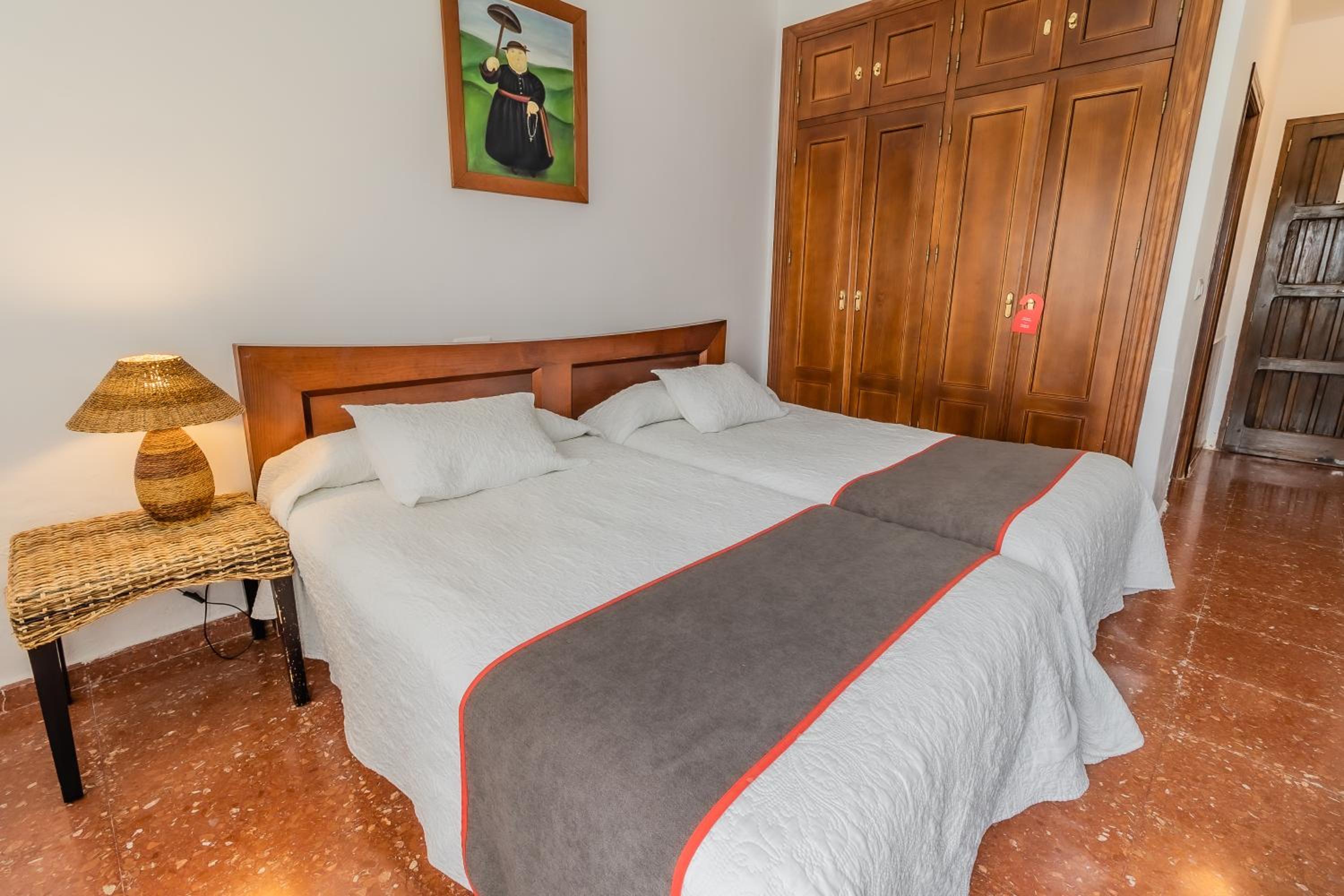 Superior Twin Room - Photo 4