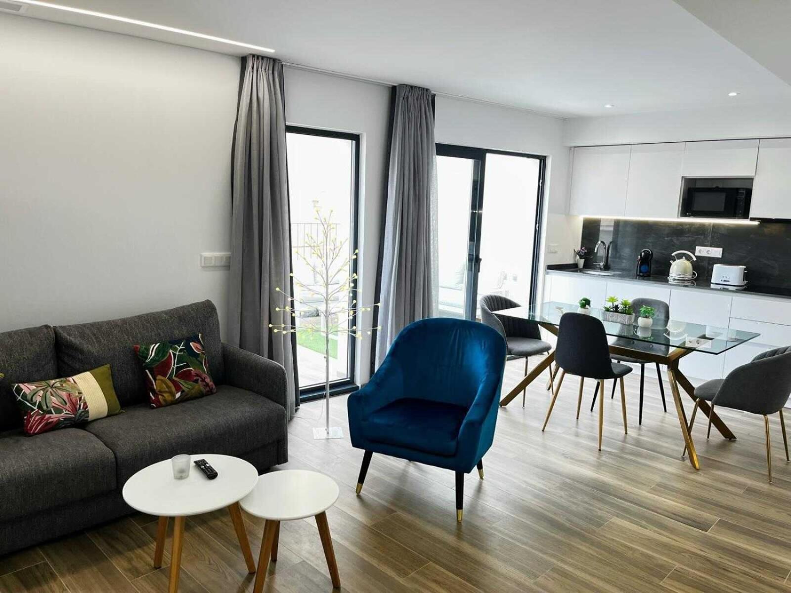 Penthouse Apartment - Photo 11