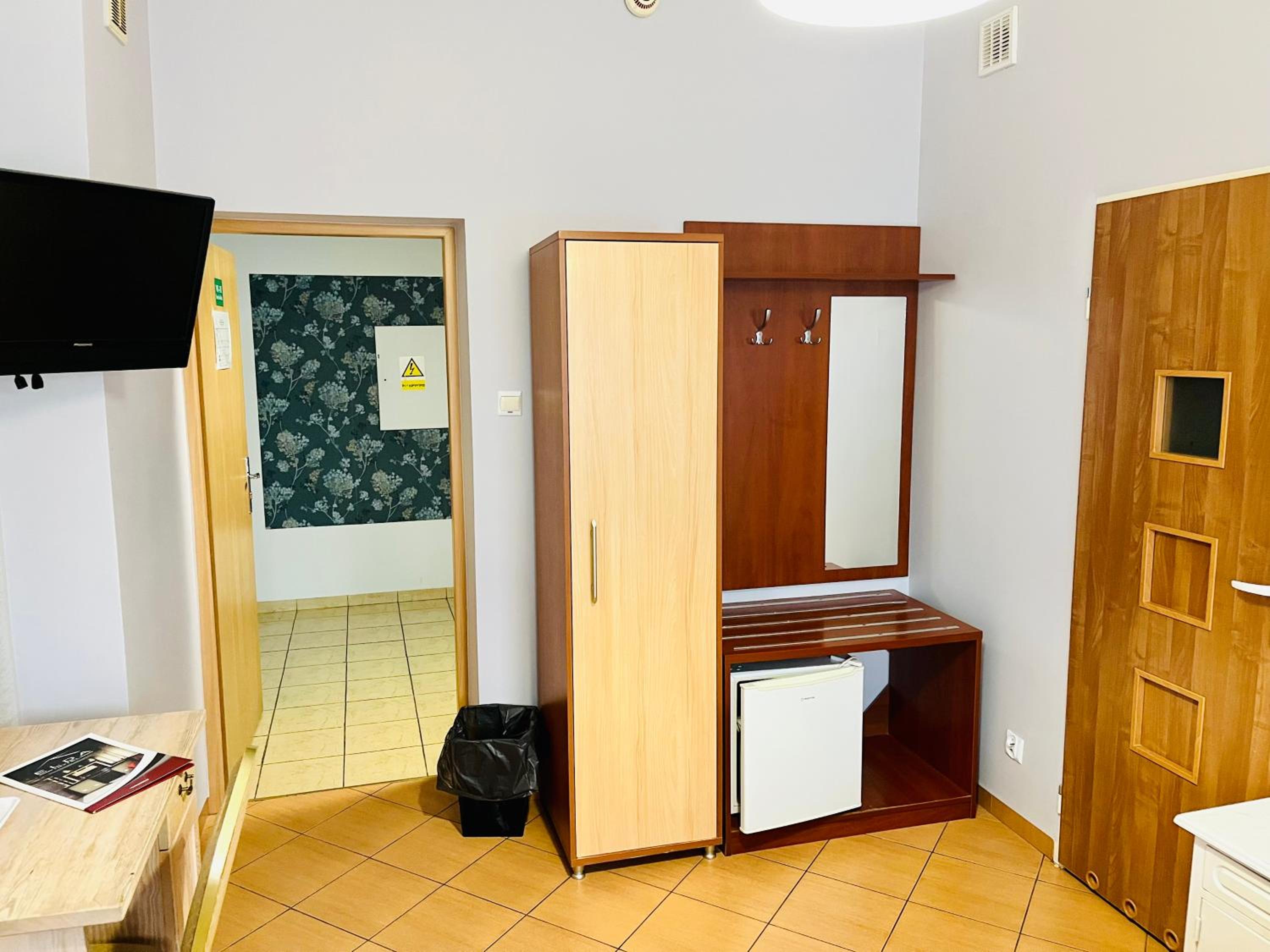 Double or Twin Room - Photo 2