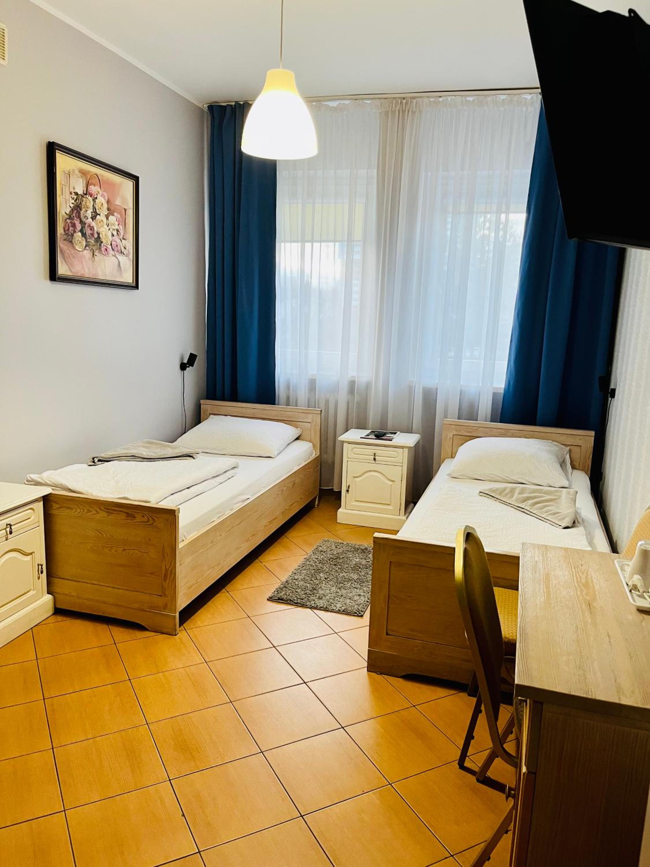 Double or Twin Room - Photo 3