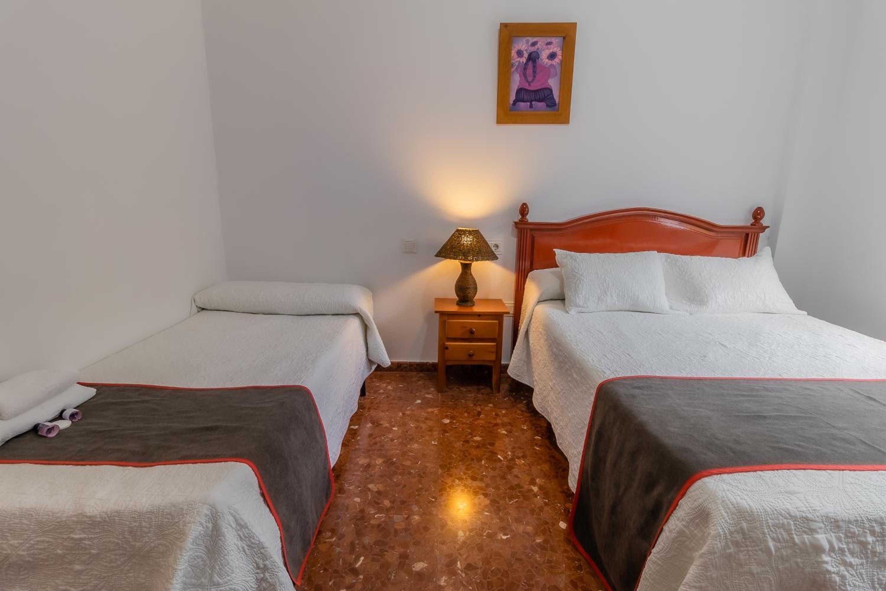 Economy Triple Room - Photo 4