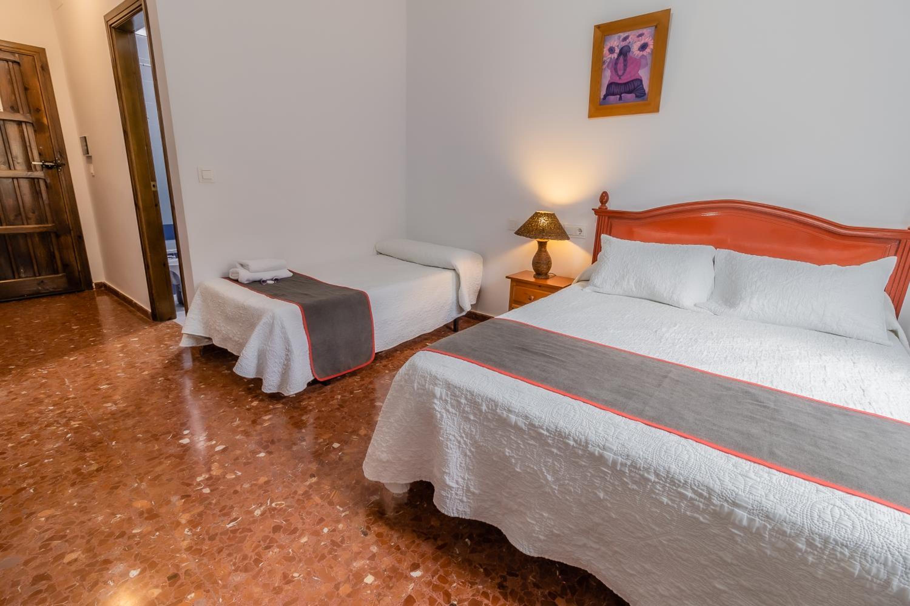 Economy Triple Room - Photo 1