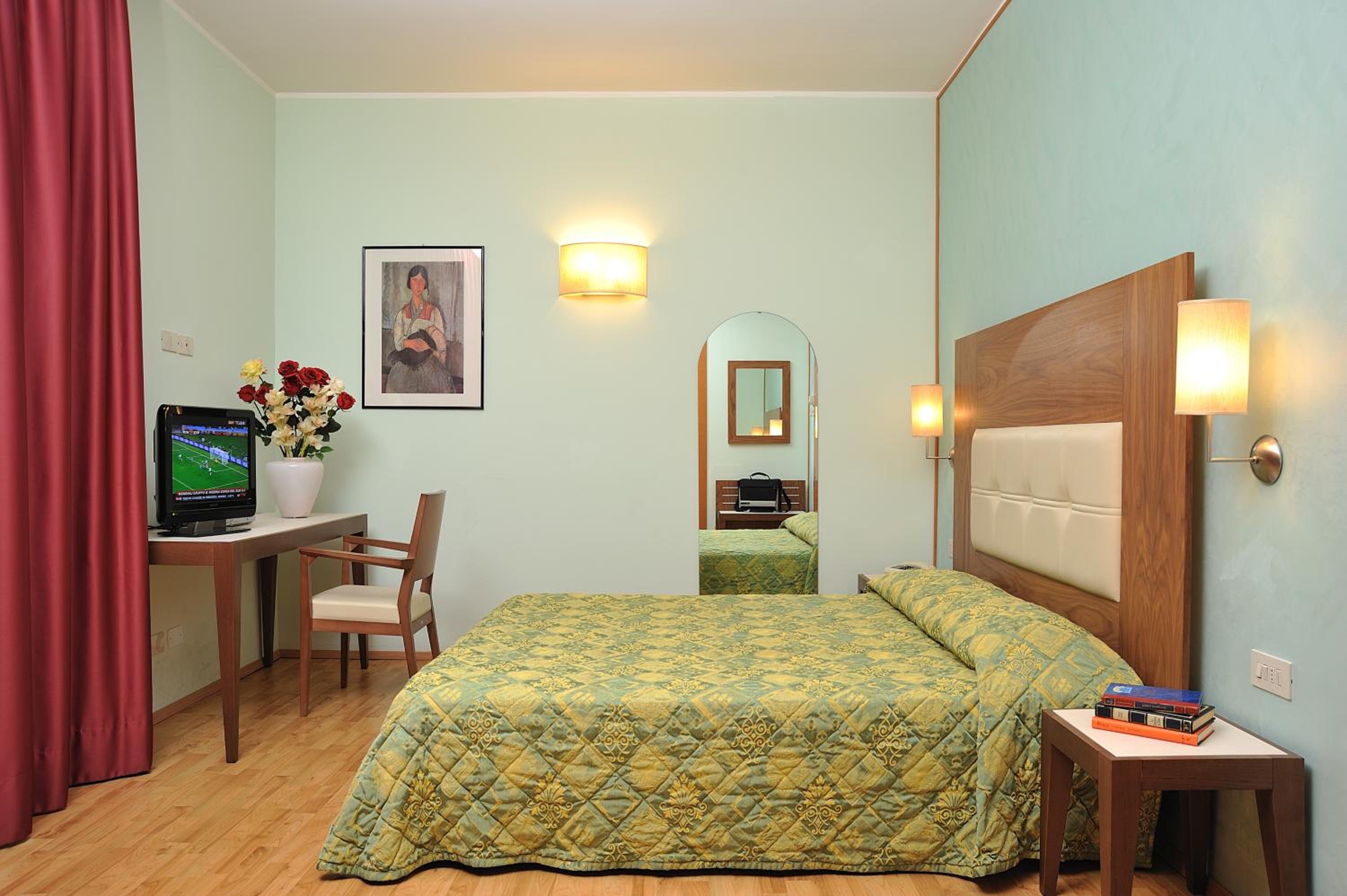 Business Double Room - Photo 3