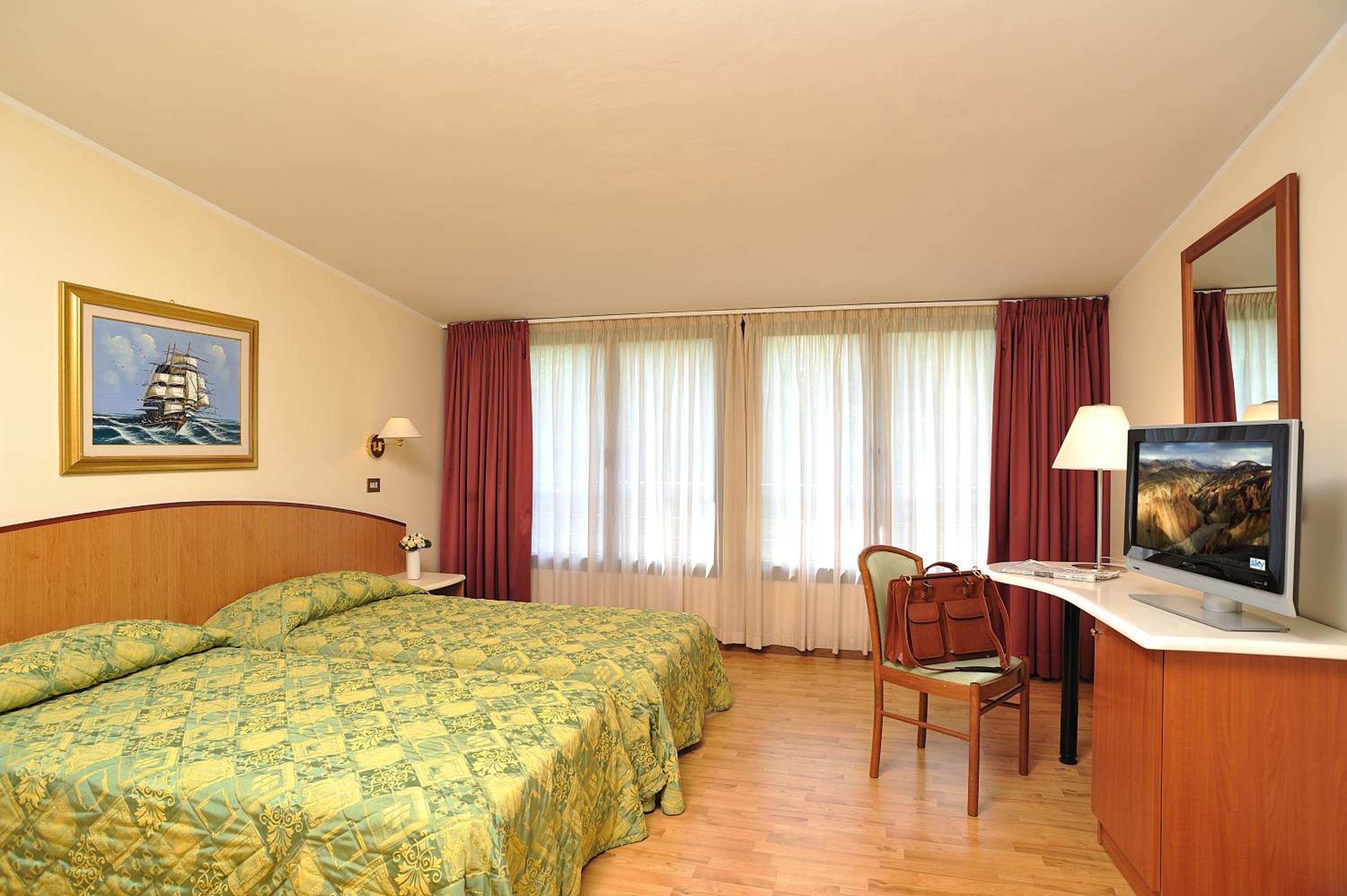 Standard Double Room - Photo 3