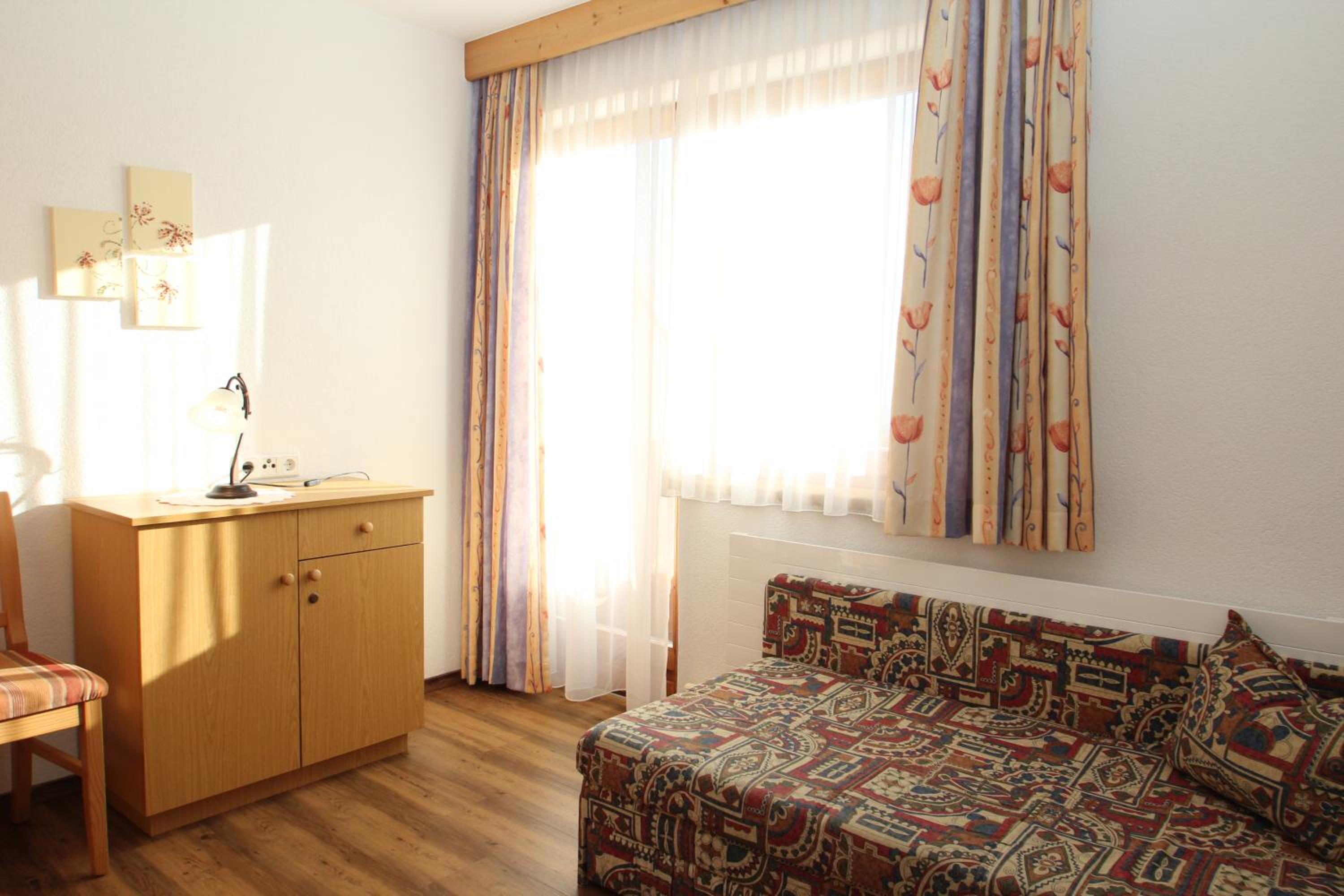 Family Room with Balcony photo 3