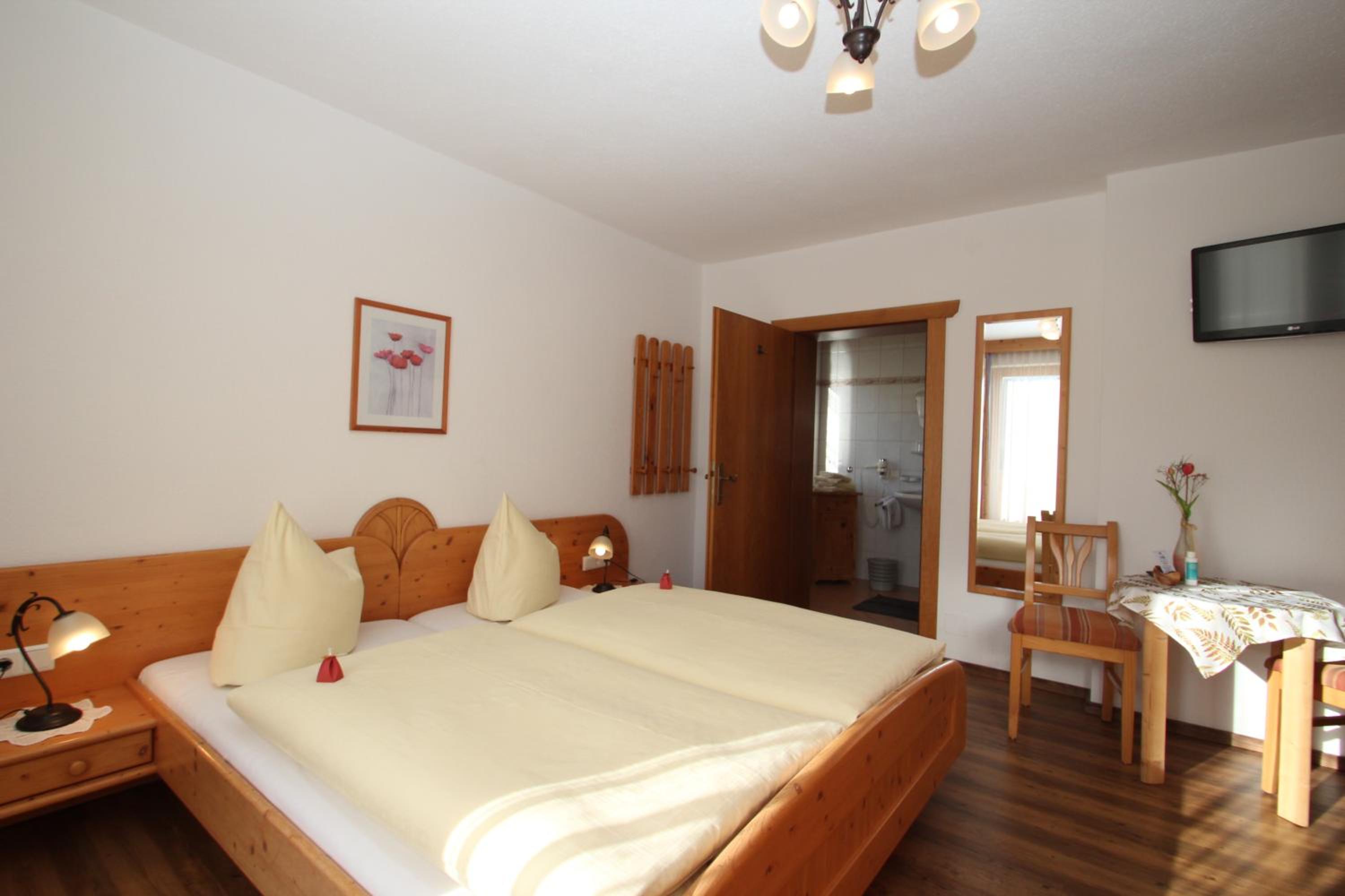 Family Room with Balcony photo 2
