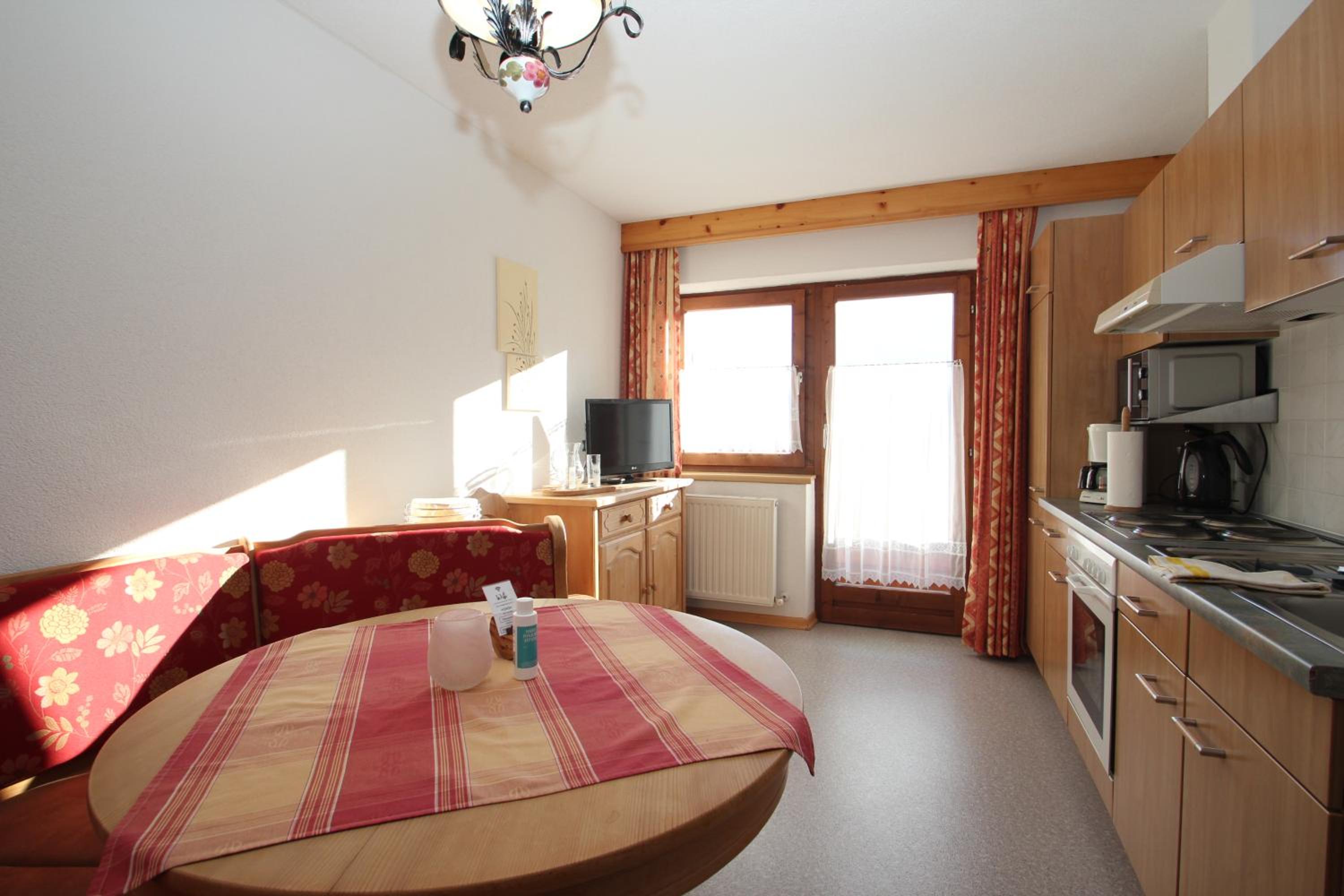 One-Bedroom Apartment with Balcony photo 2