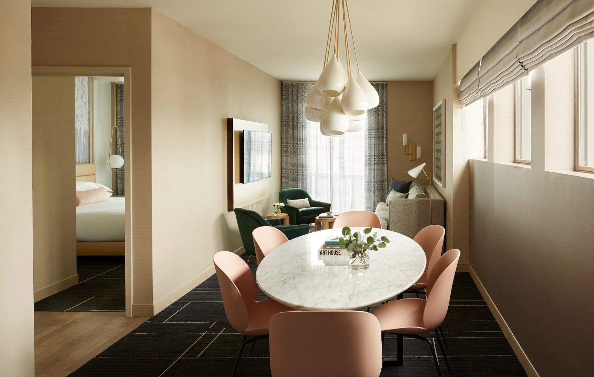 Hollywood Suite