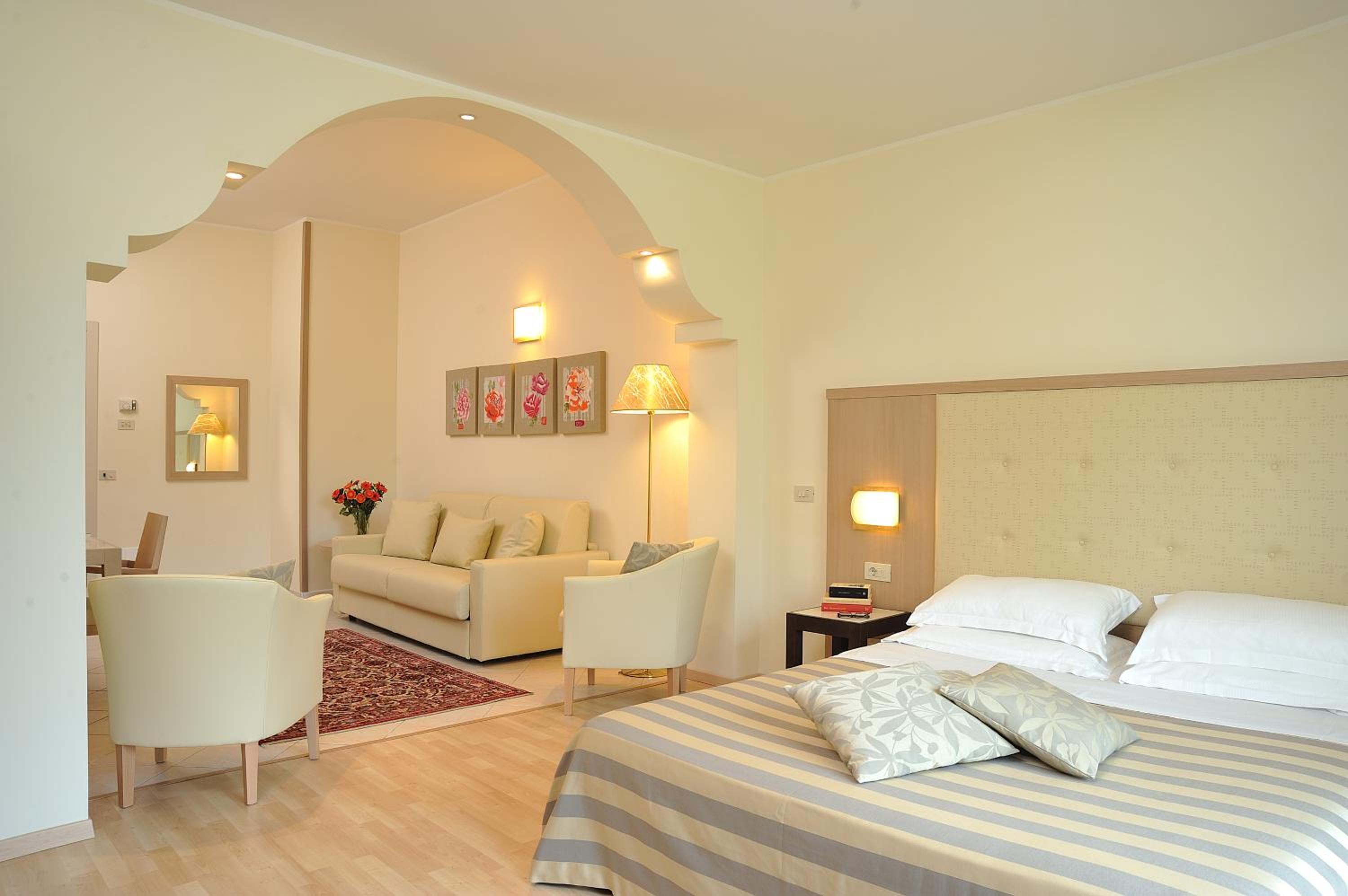 Suite - Photo 6