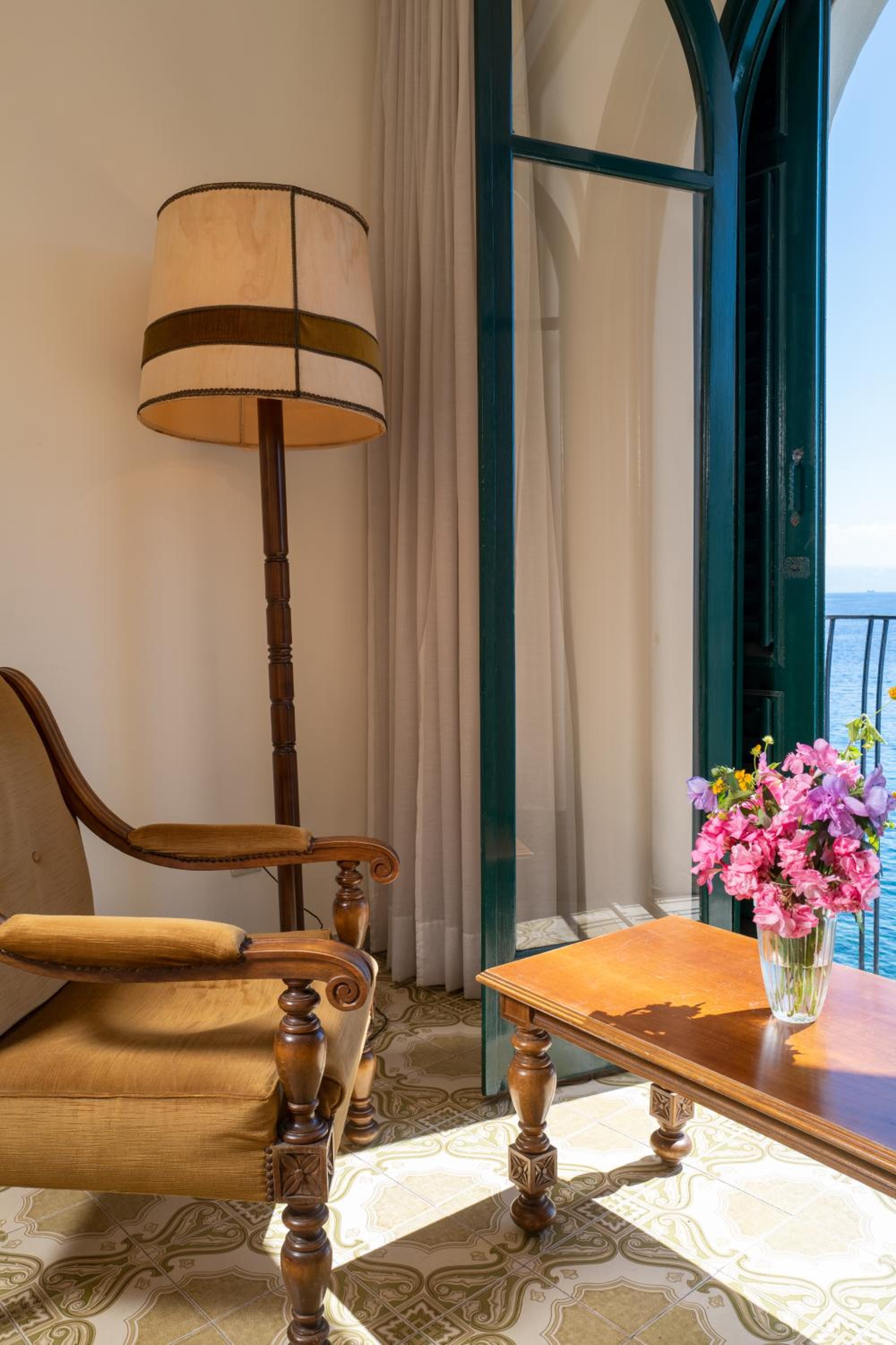 Quadruple Room with Sea View - Photo 11