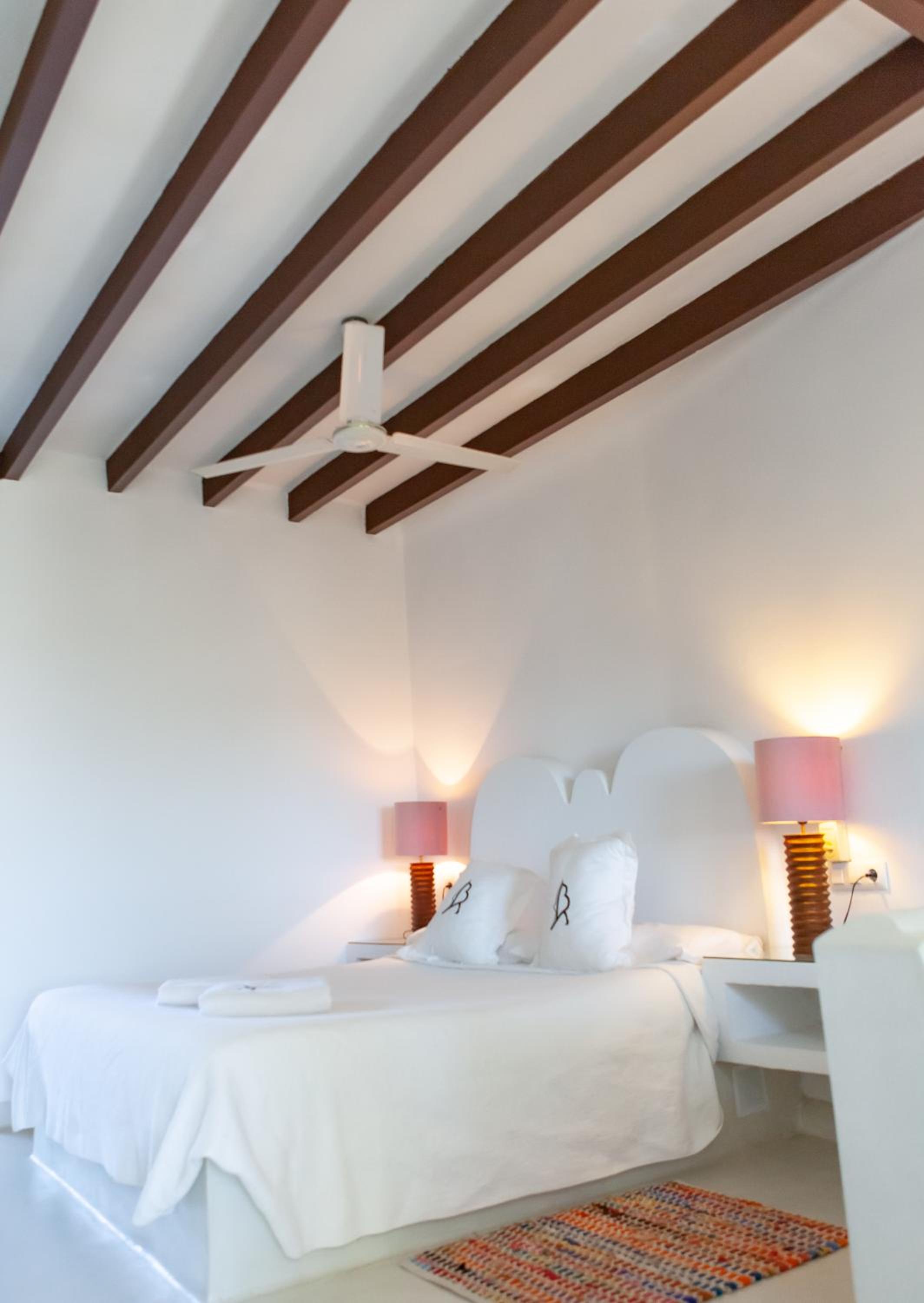 Double Room with Spa Bath - Photo 2