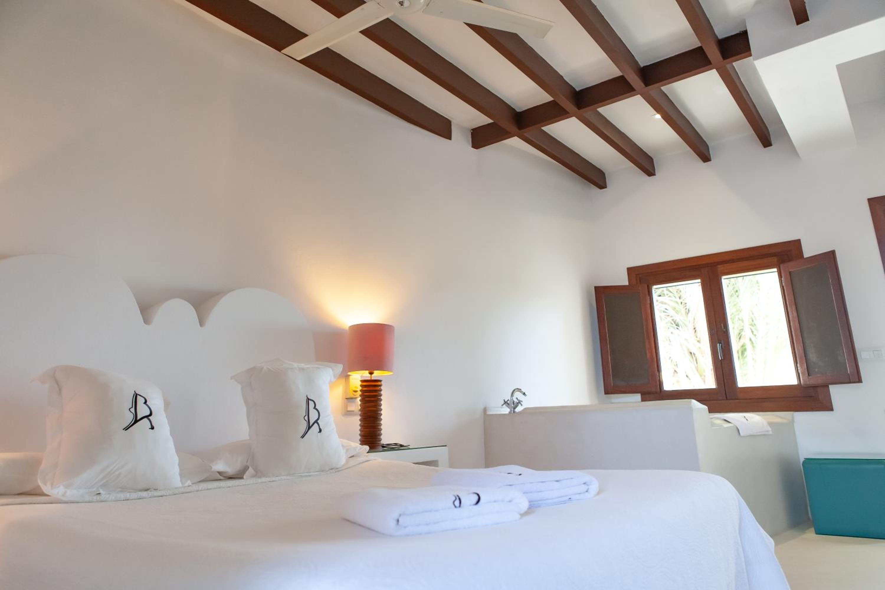 Double Room with Spa Bath - Photo 4
