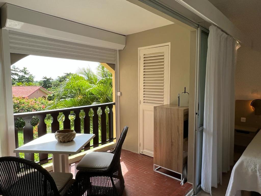 Apartment with Balcony photo 2