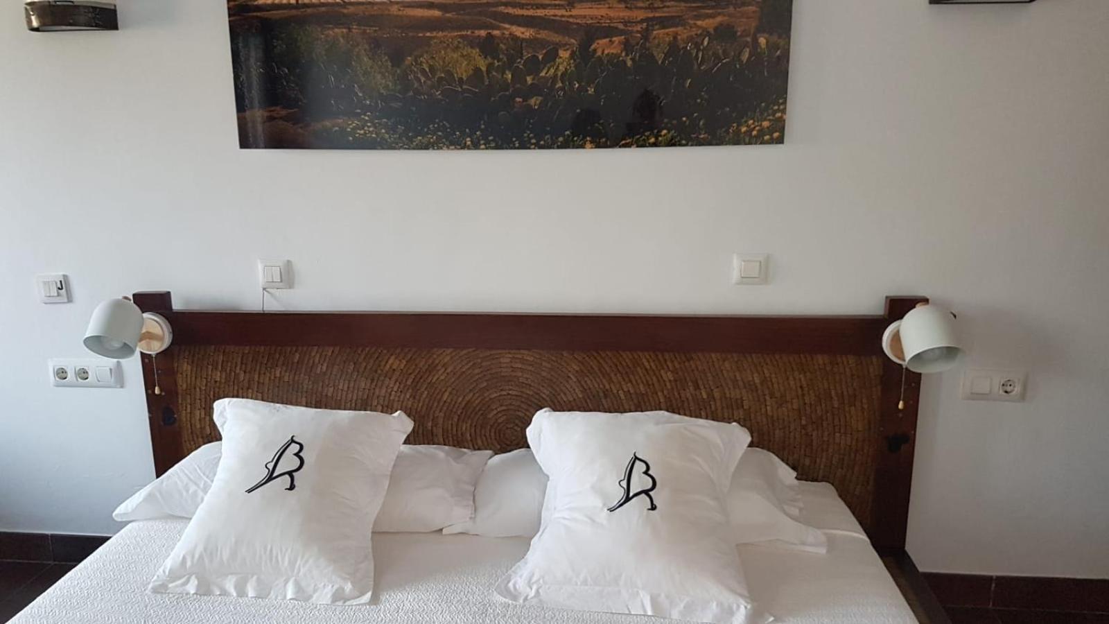 Double Room with Spa Bath - Photo 6