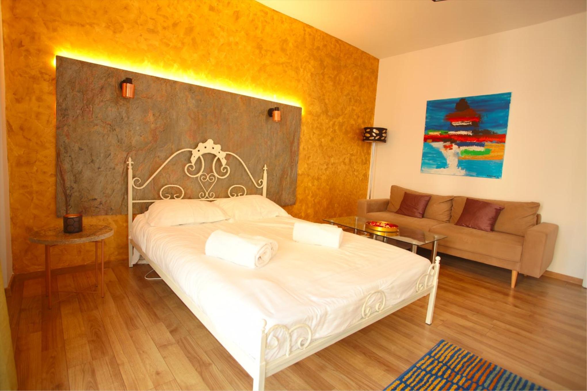 Two-Bedroom Apartment - Photo 9
