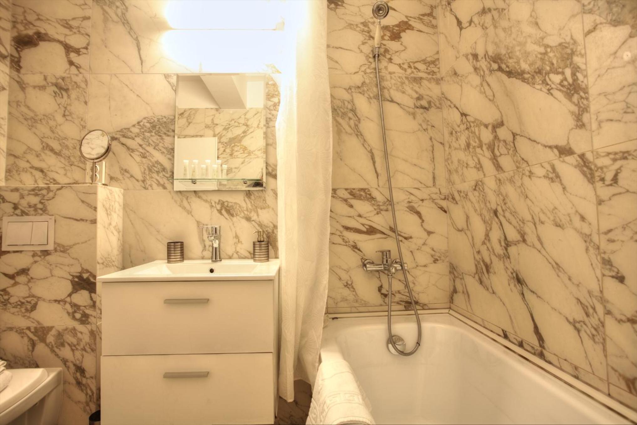 Two-Bedroom Apartment - Photo 21