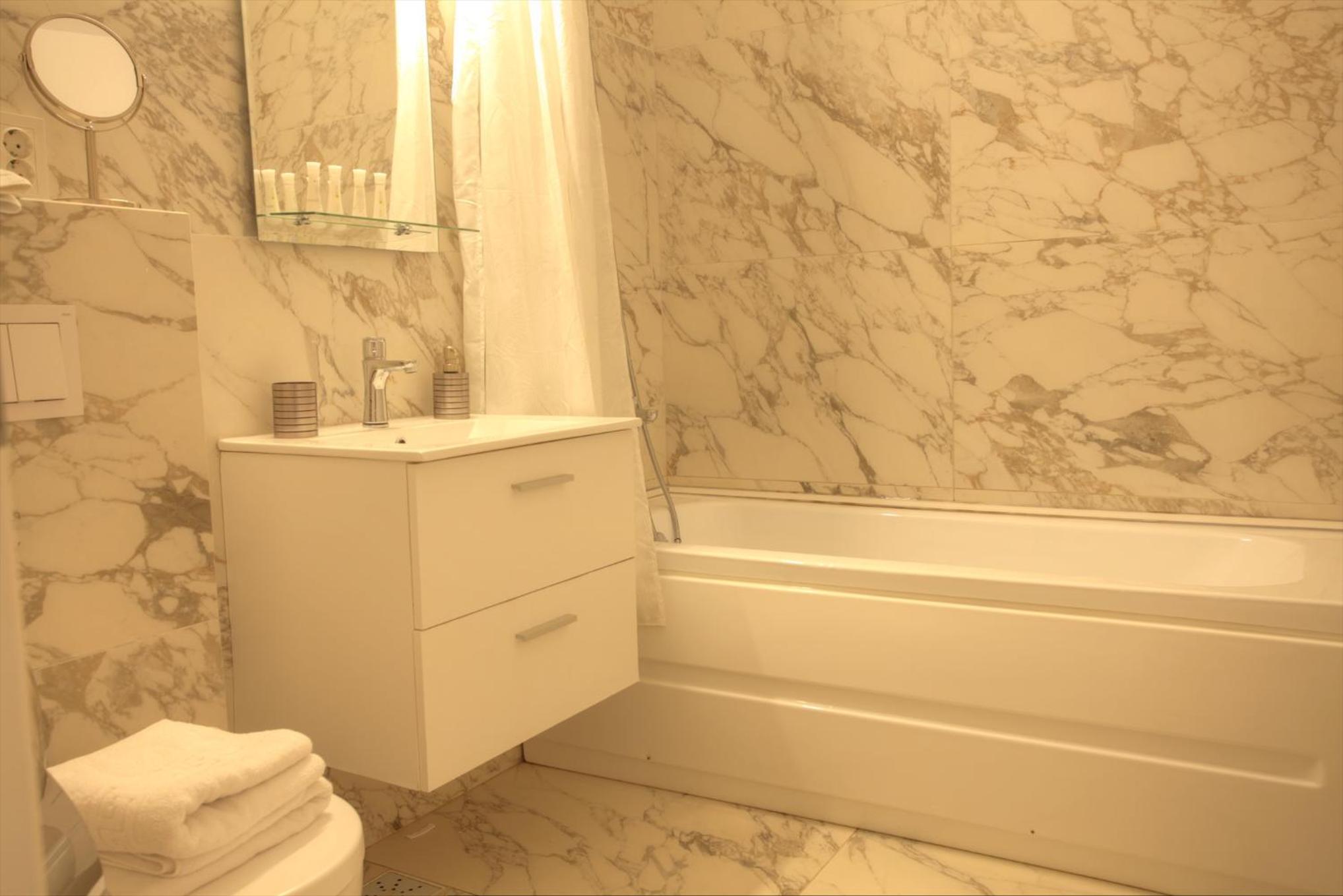 Two-Bedroom Apartment - Photo 22